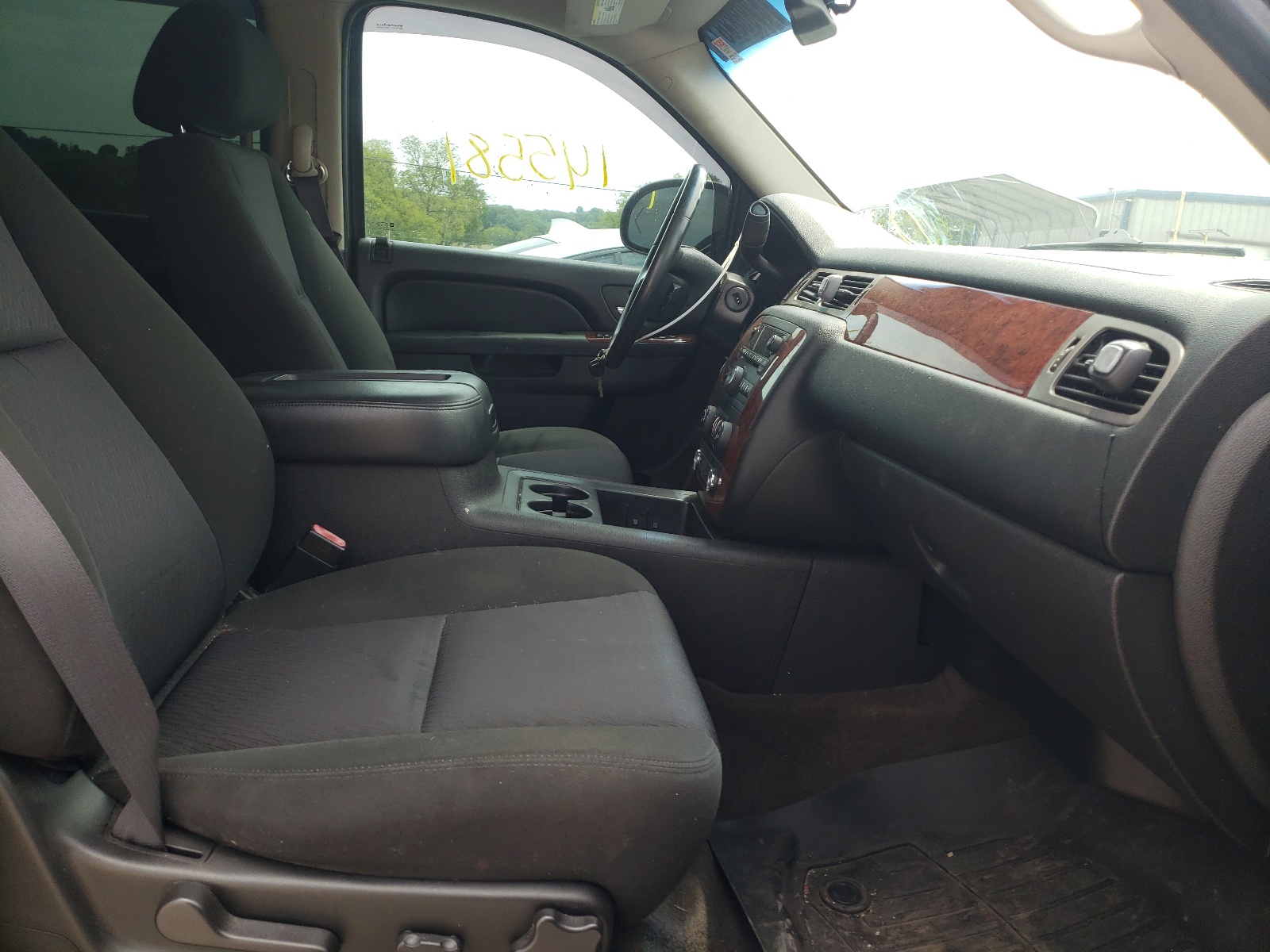 Photo 5 from auction – 2011 CHEVROLET TAHOE C150 with VIN 1GNSCAE04BR229284