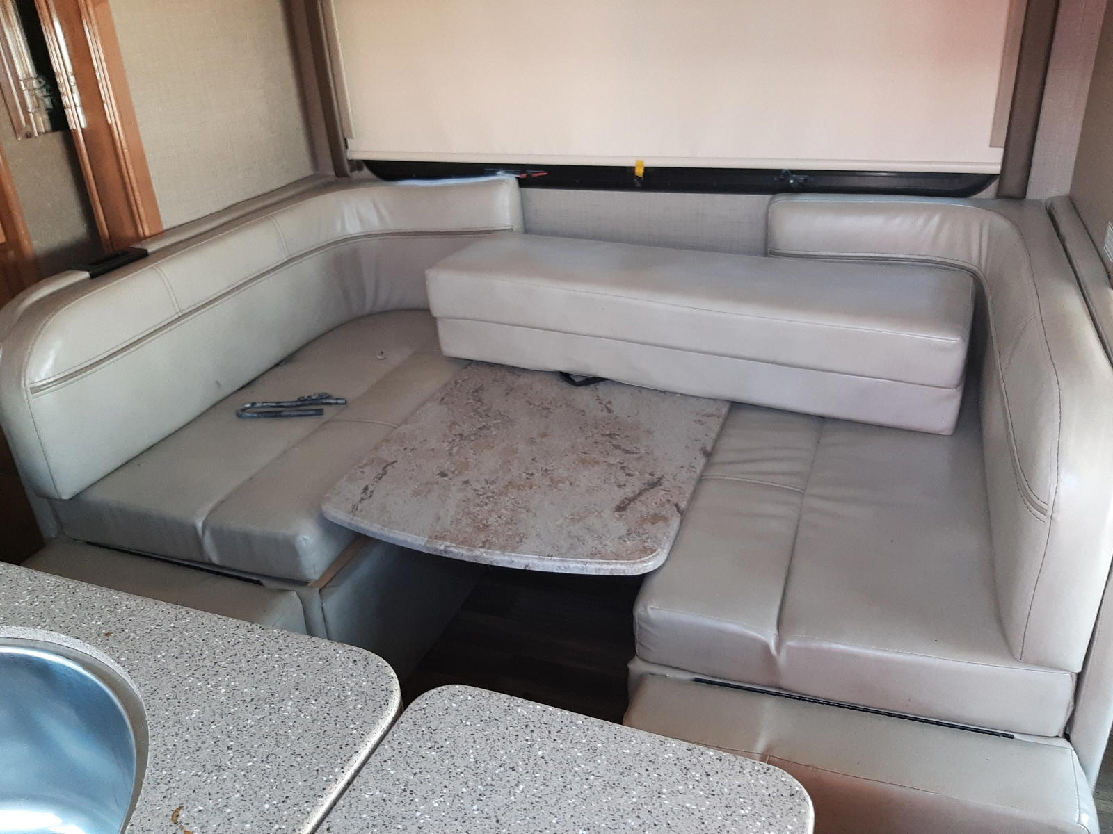 Photo 6 from auction – 2018 THOR MOTOR HOME with VIN WDAPF4CC4H9738954