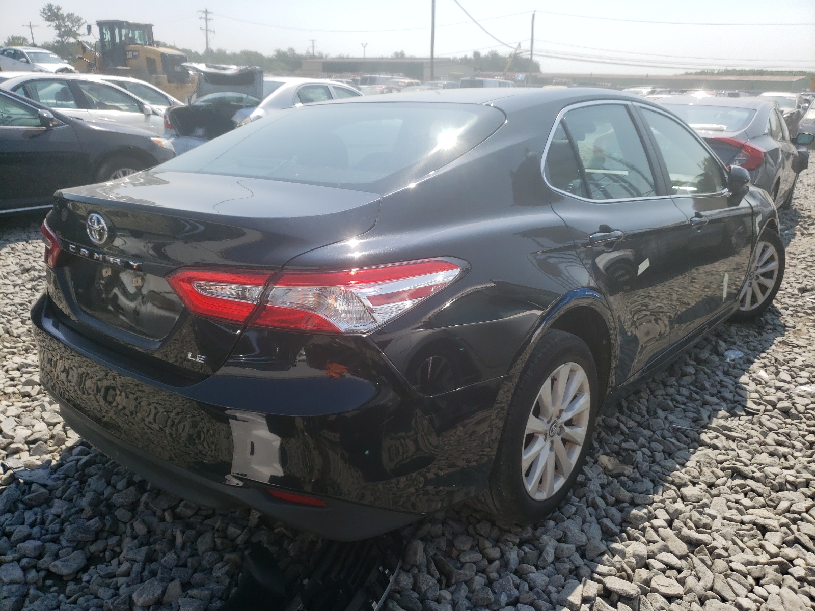 Photo 4 from auction – 2018 TOYOTA CAMRY with VIN 4T1B11HK7JU649947