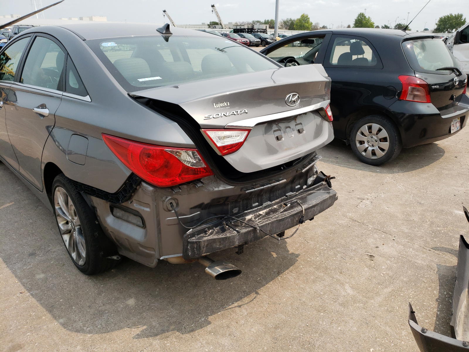 Photo 9 from auction – 2011 HYUNDAI SONATA SE with VIN 5NPEC4AC3BH068098