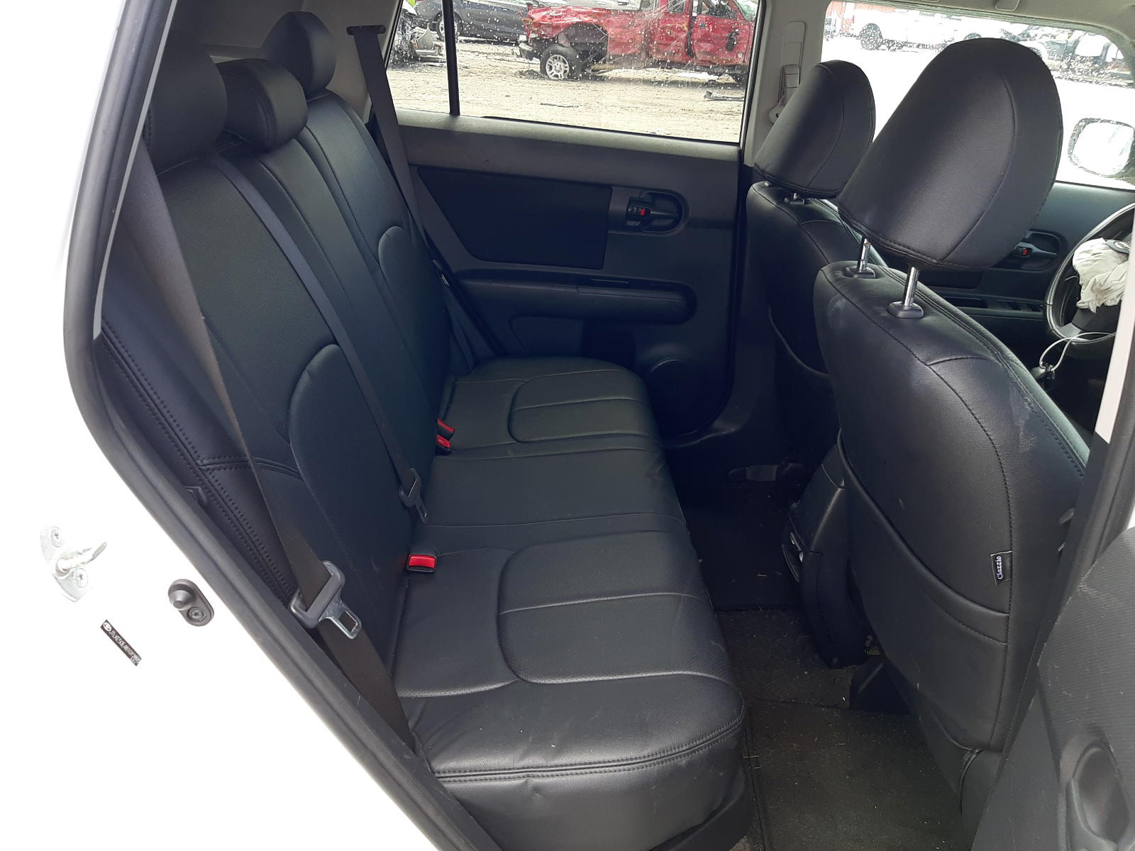 Photo 6 from auction – 2008 SCION XB with VIN JTLKE50E481012892