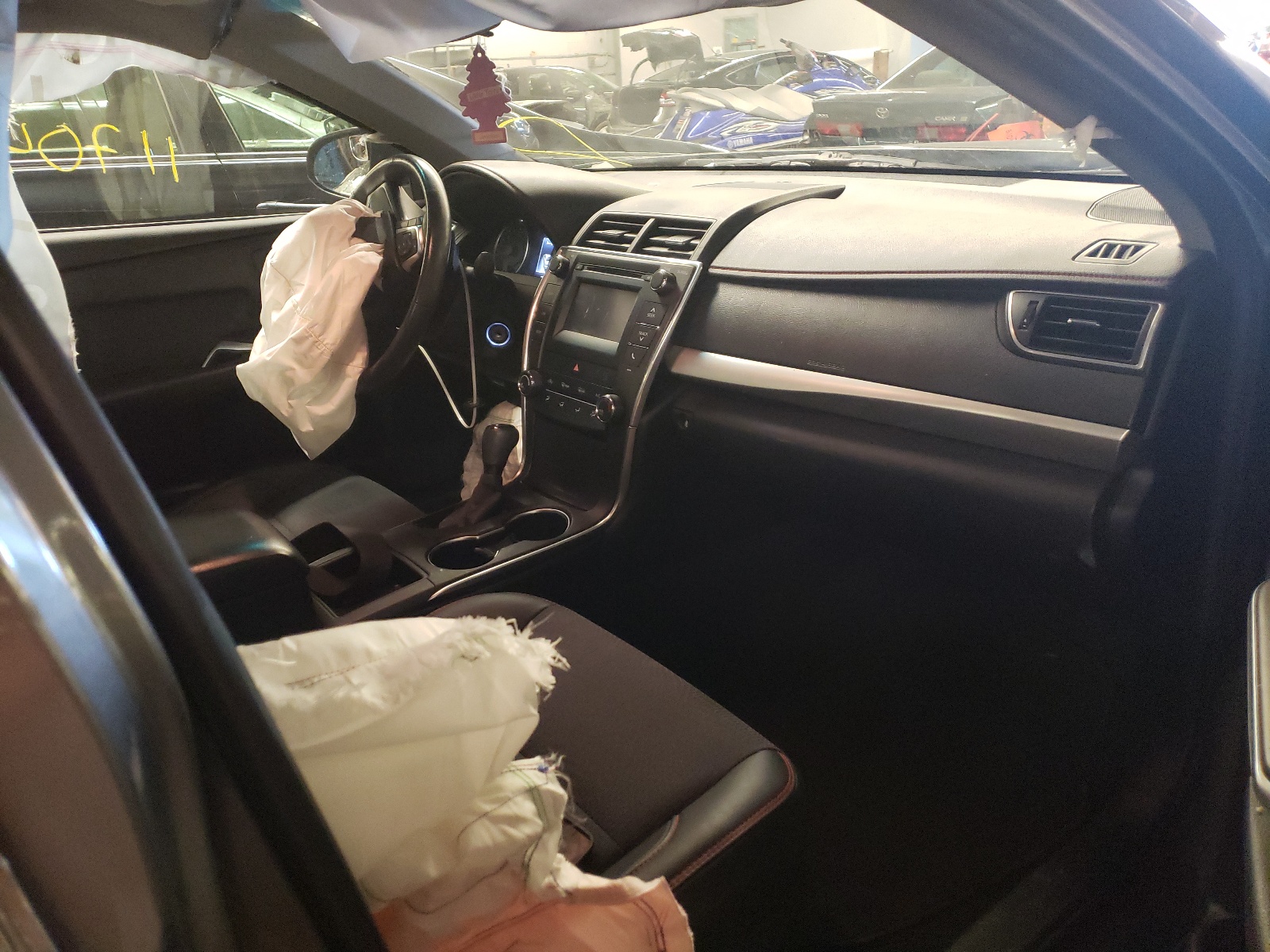 Photo 5 from auction – 2017 TOYOTA CAMRY LE with VIN 4T1BF1FKXHU376453