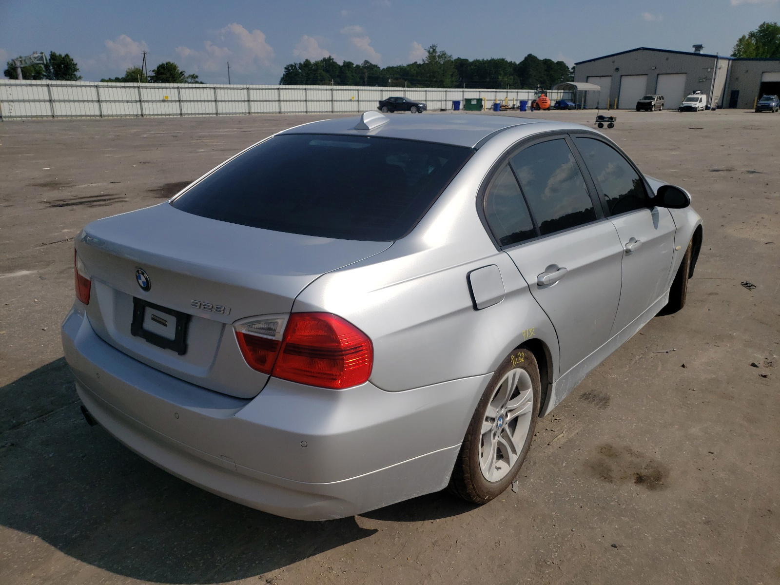 Photo 4 from auction – 2007 BMW 328 I with VIN WBAVA37547NL17067