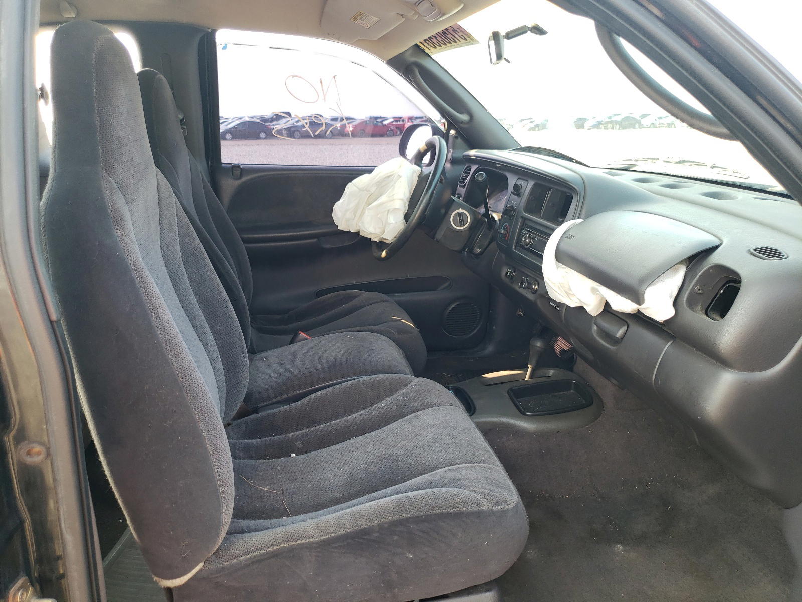 Photo 5 from auction – 2000 DODGE DAKOTA with VIN 1B7GG22X3YS777918