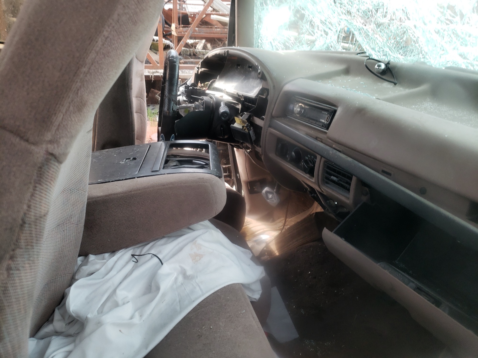 Photo 5 from auction – 1997 FORD F250 with VIN 1FTHX25F5VEB18840