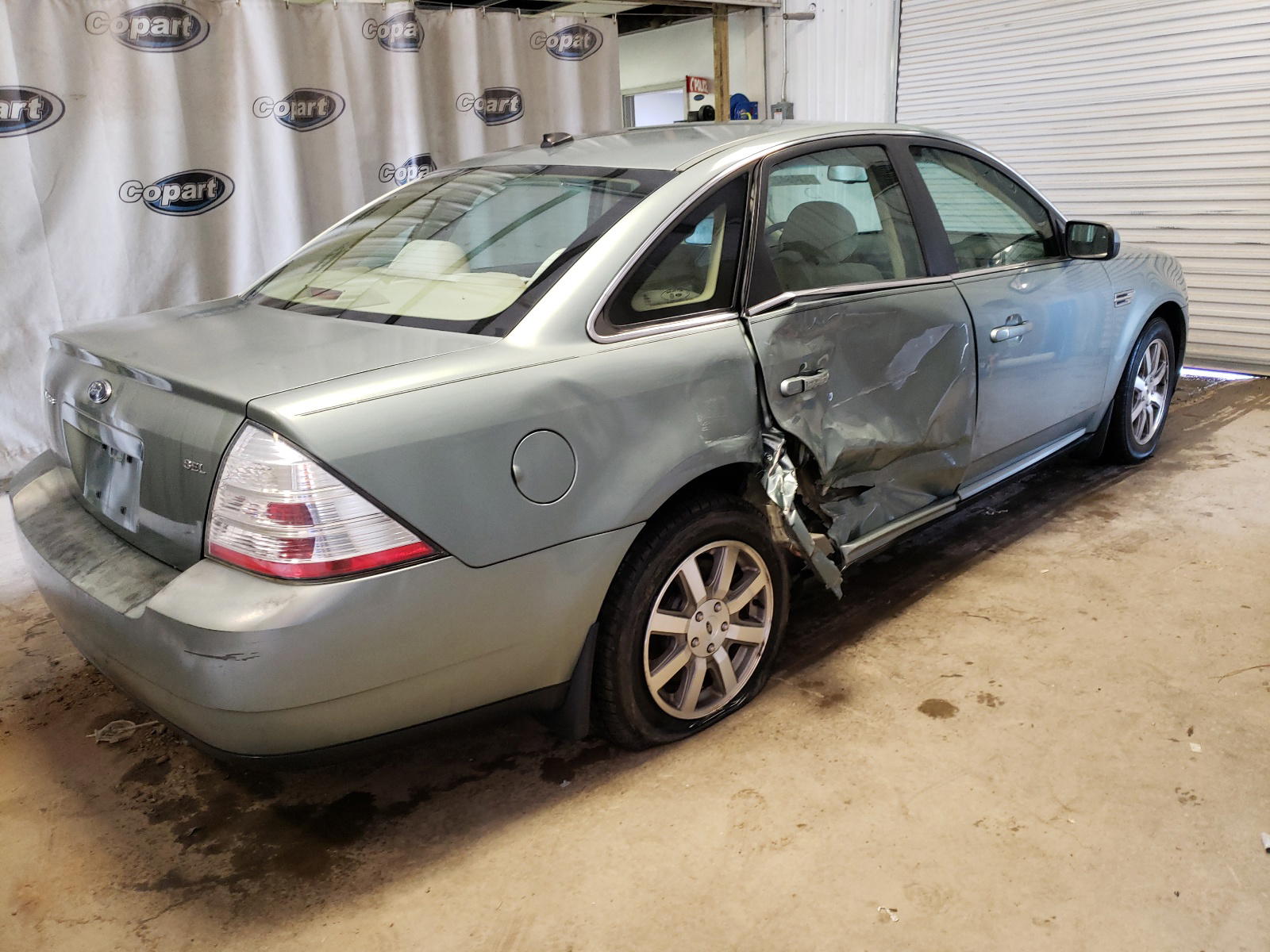 Photo 4 from auction – 2008 FORD TAURUS SEL with VIN 1FAHP24W48G145530
