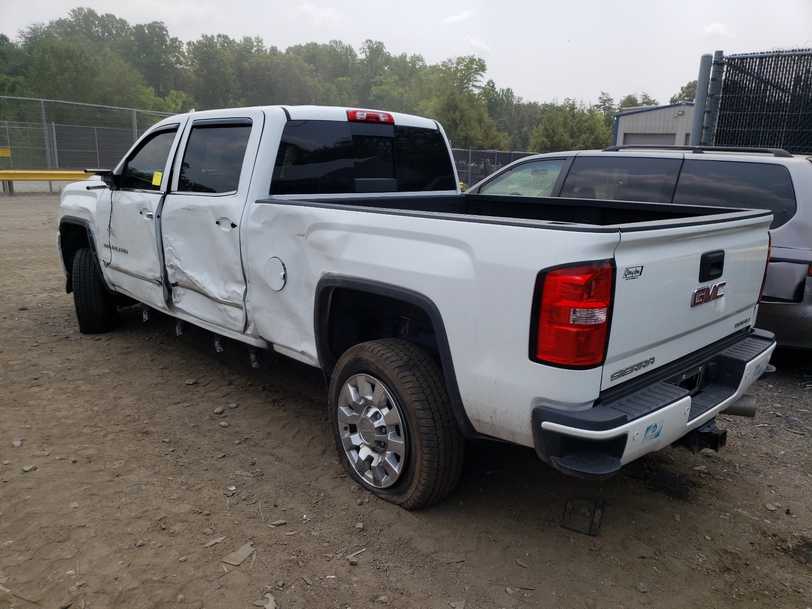 Photo 3 from auction – 2017 GMC SIERRA K25 with VIN 1GT12UEY1HF226237