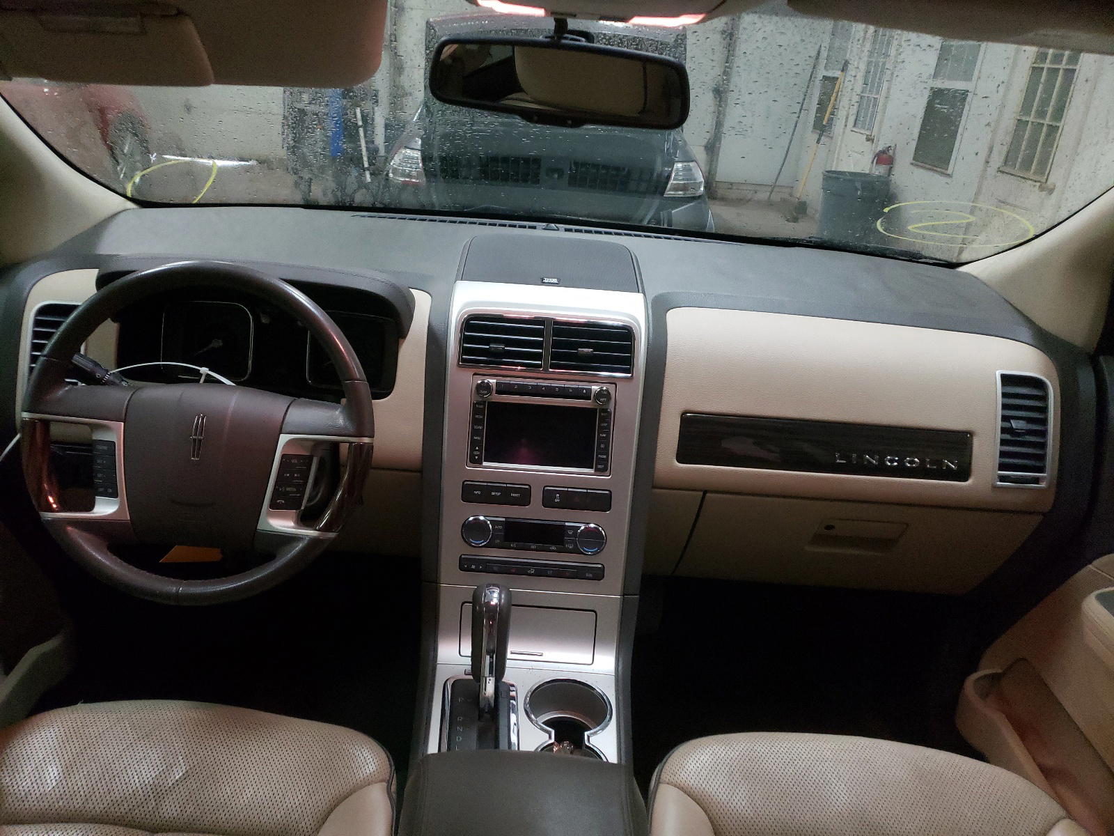 Photo 9 from auction – 2010 LINCOLN MKX with VIN 2LMDJ8JC3ABJ09302