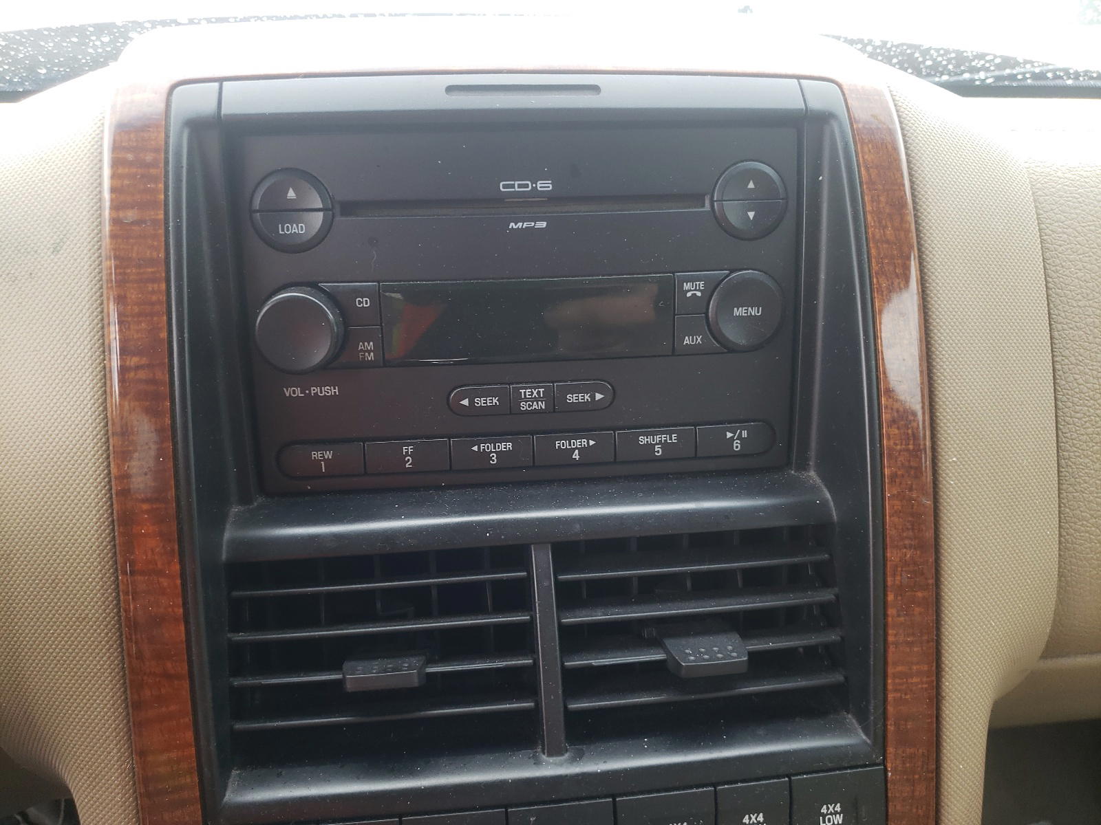 Photo 9 from auction – 2007 FORD EXPLORER E with VIN 1FMEU74E47UA59382
