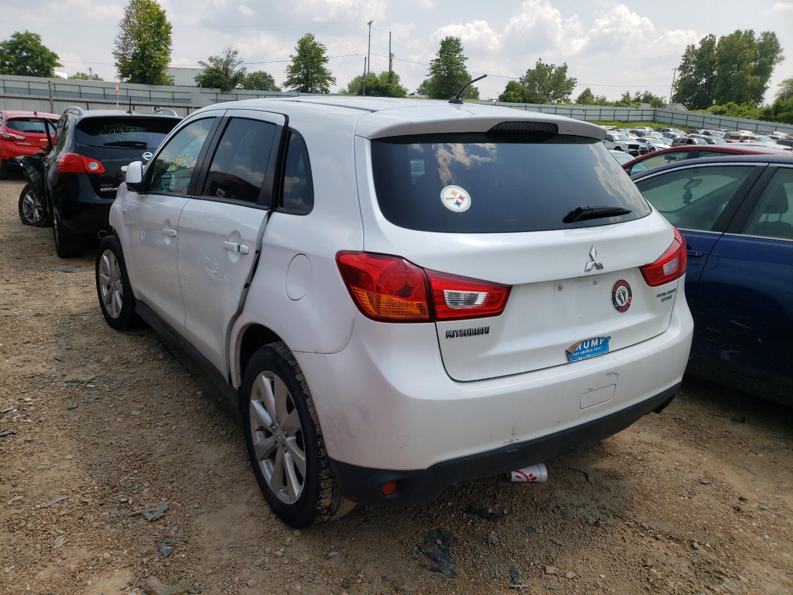 Photo 3 from auction – 2014 MITSUBISHI OUTLANDER with VIN 4A4AR3AU8EE016141