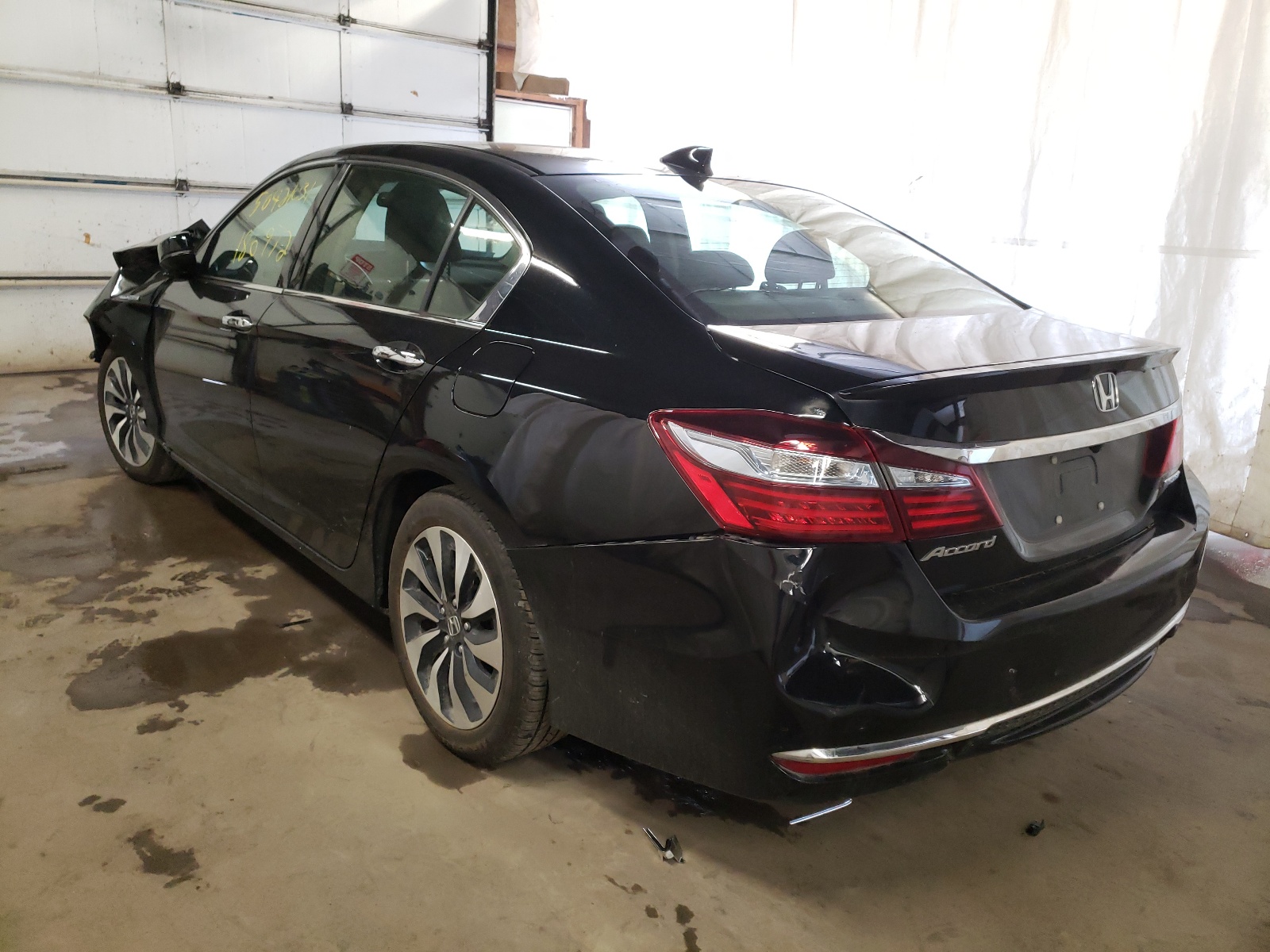 Photo 3 from auction – 2017 HONDA ACCORD with VIN JHMCR6F39HC018383