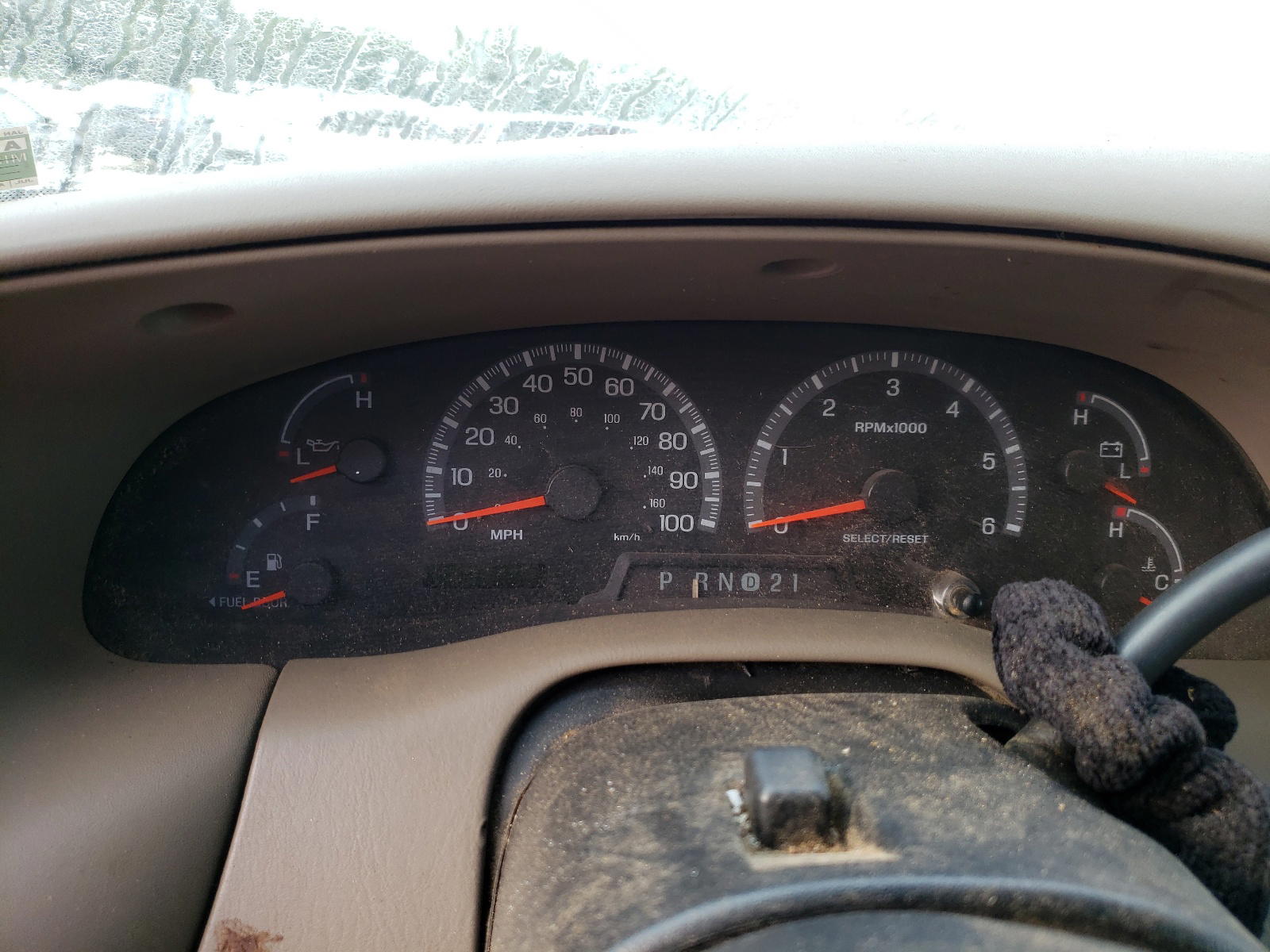 Photo 8 from auction – 2000 FORD F150 with VIN 1FTRX18L9YNC08044