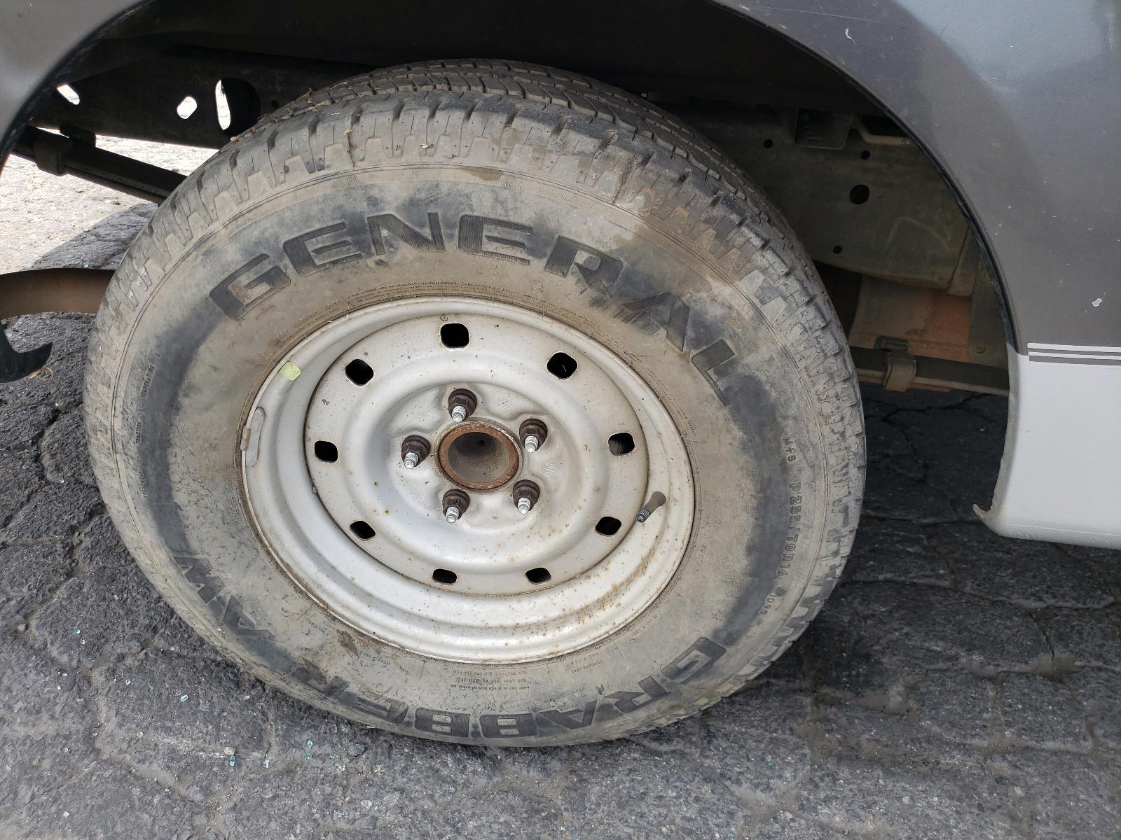 Photo 9 from auction – 2002 FORD F150 with VIN 1FTRX17W12NA93314