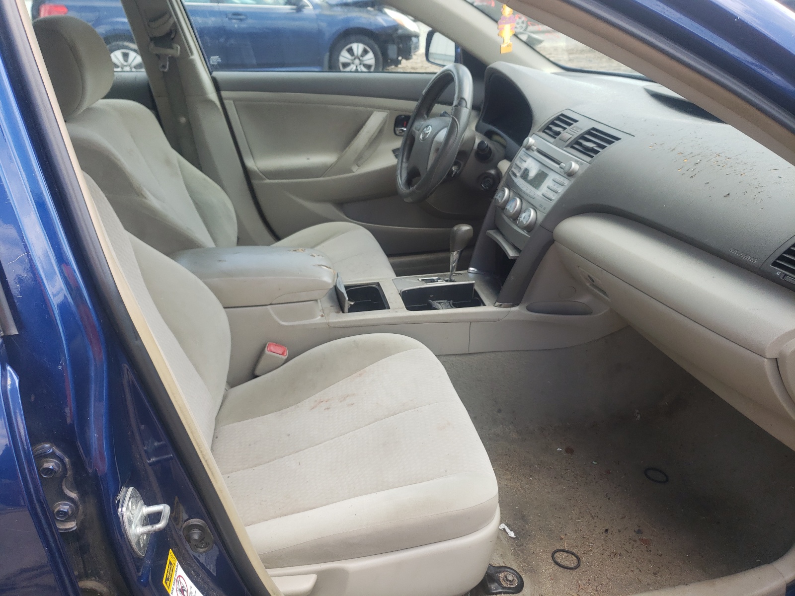 Zdjęcie 5 z aukcji – 2011 TOYOTA CAMRY BASE z VIN 4T1BF3EK2BU684009
