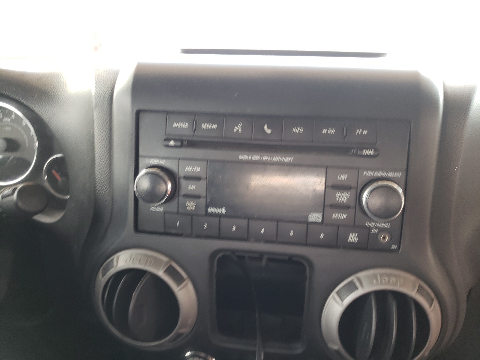 Photo 9 from auction – 2014 JEEP WRANGLER U with VIN 1C4BJWDG0EL178562