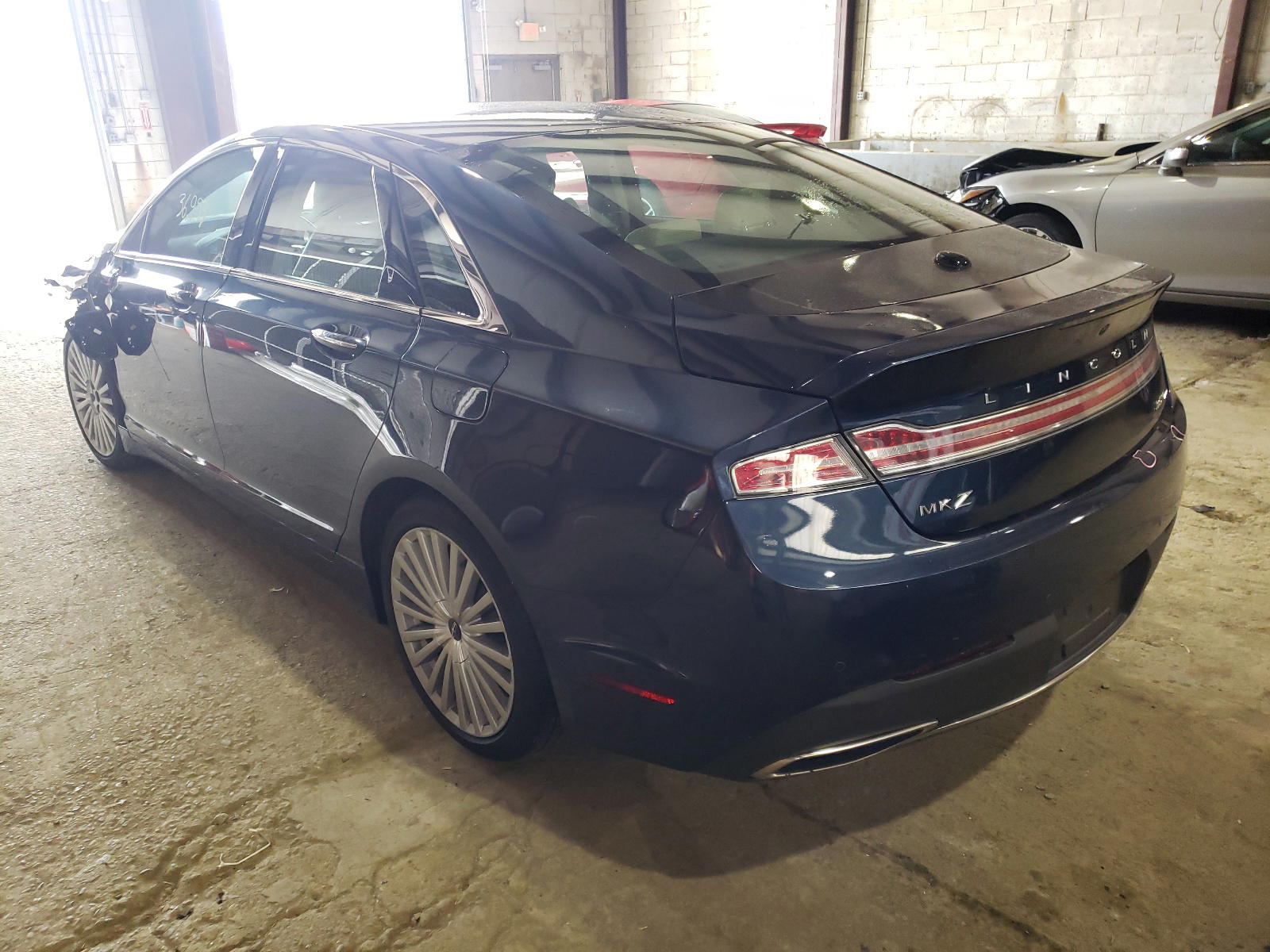 Photo 3 from auction – 2017 LINCOLN MKZ with VIN 3LN6L5F93HR645074