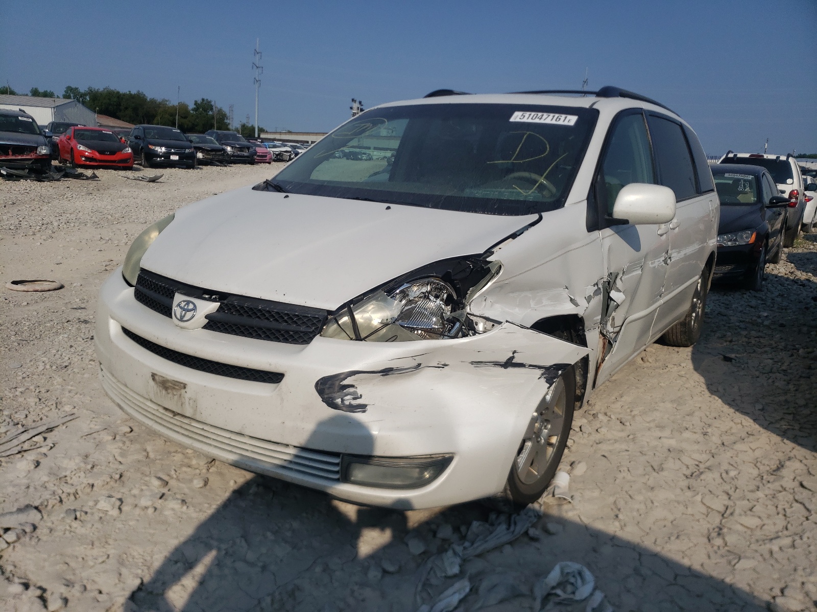 Photo 2 from auction – 2004 TOYOTA SIENNA XLE with VIN 5TDZA22C54S193904