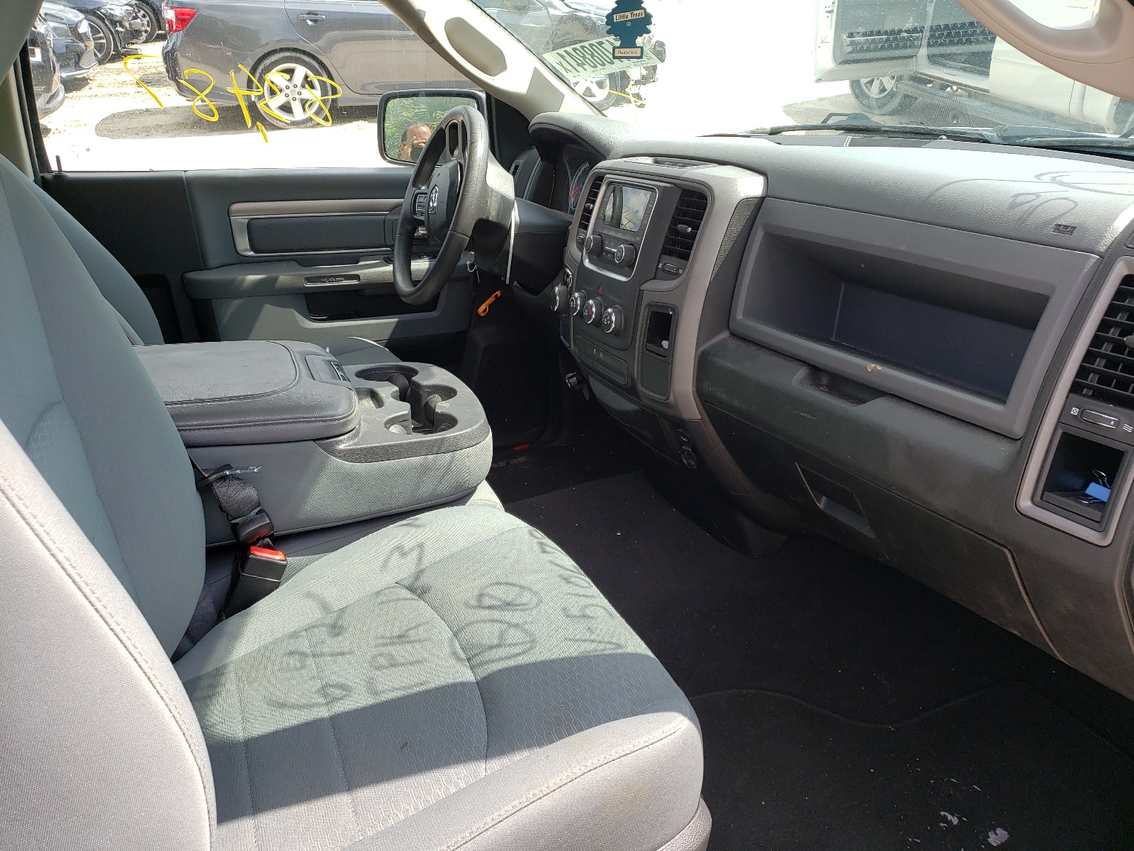 Photo 5 from auction – 2019 RAM 1500 CLASS with VIN 3C6JR6AG5KG510679