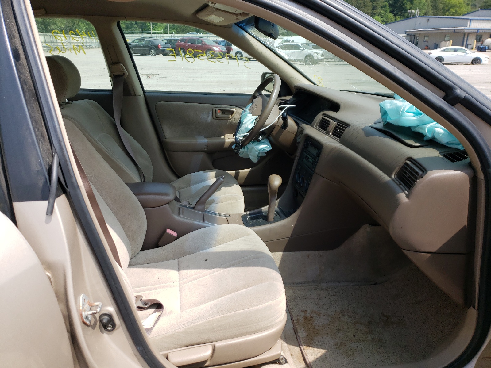 Photo 5 from auction – 2000 TOYOTA CAMRY CE with VIN 4T1BG22K4YU649346