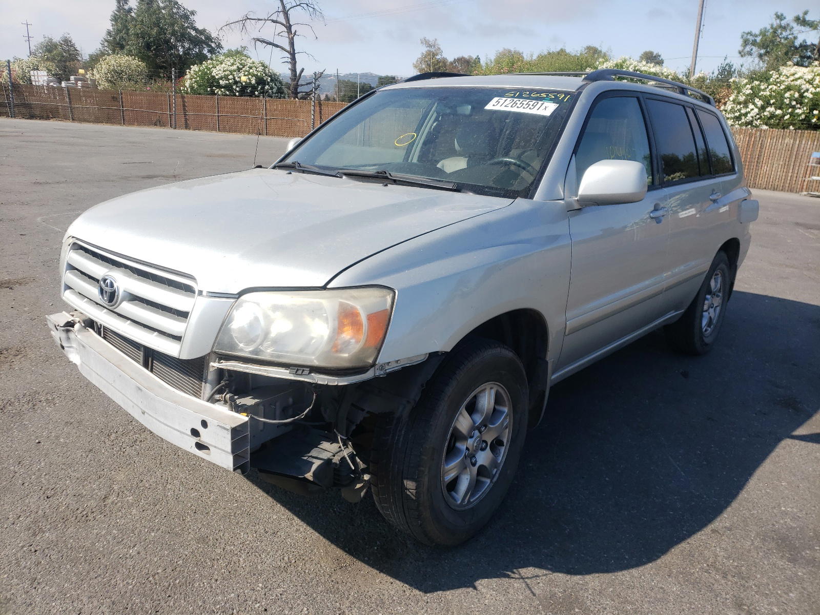 Photo 2 from auction – 2005 TOYOTA HIGHLANDER with VIN JTEGP21A850050905