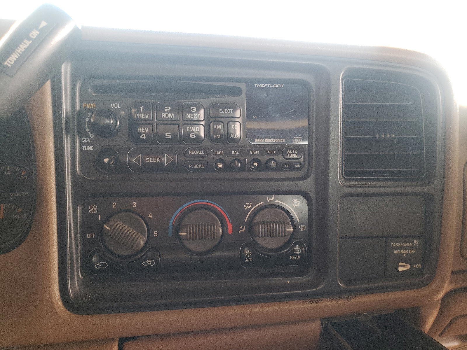 Photo 9 from auction – 2000 CHEVROLET SILVERADO with VIN 2GCEC19T6Y1223594