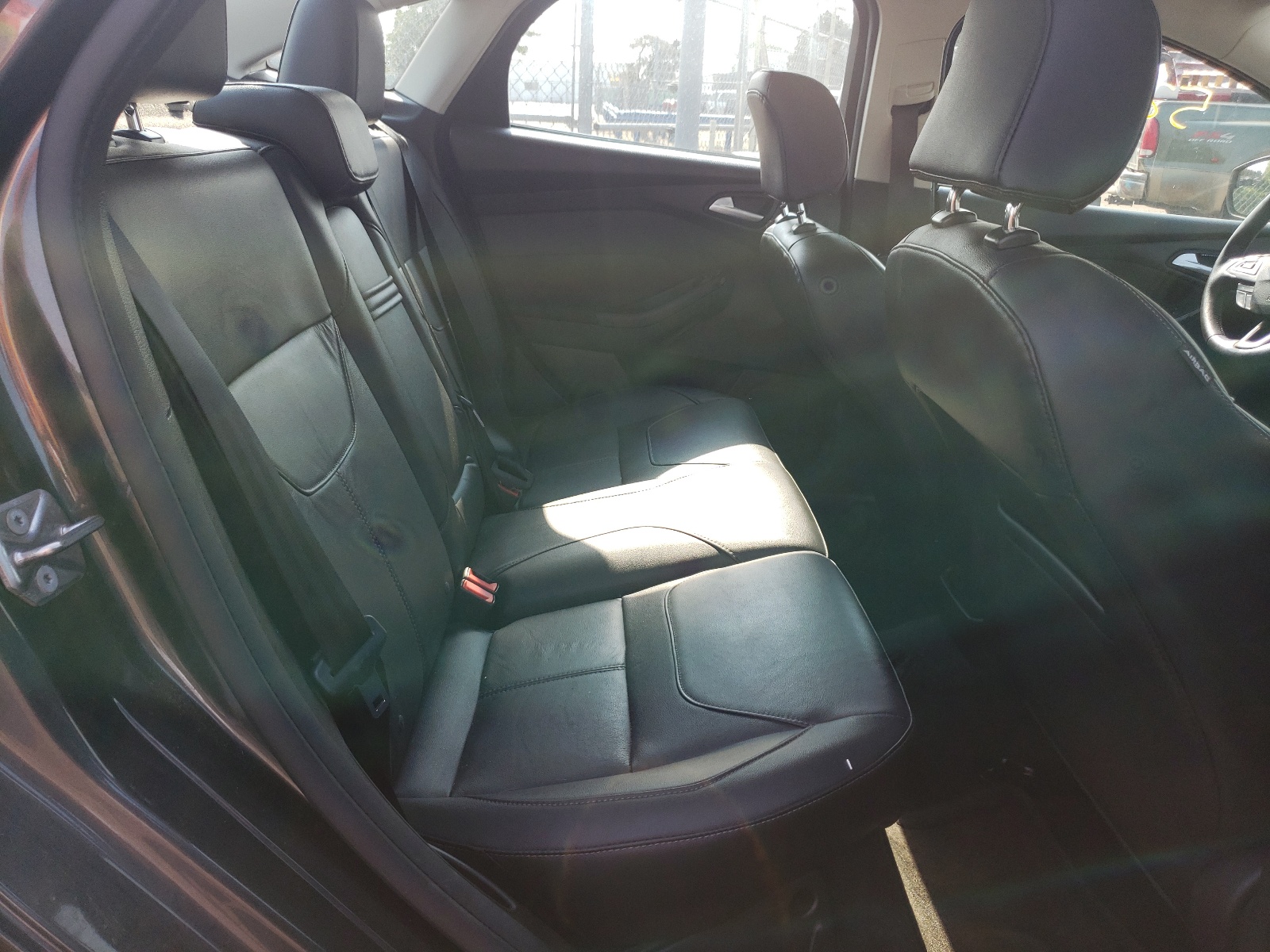 Photo 6 from auction – 2016 FORD FOCUS TITA with VIN 1FADP3J2XGL292060