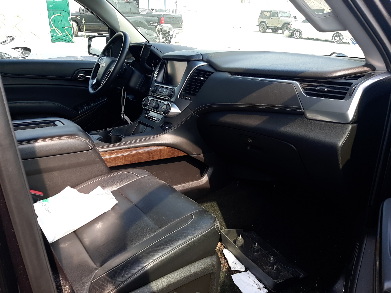 Photo 5 from auction – 2016 CHEVROLET TAHOE C150 with VIN 1GNSCBKC9GR345060
