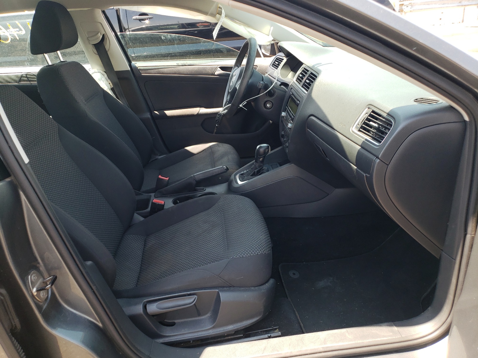 Photo 5 from auction – 2011 VOLKSWAGEN JETTA BASE with VIN 3VW2K7AJXBM384935