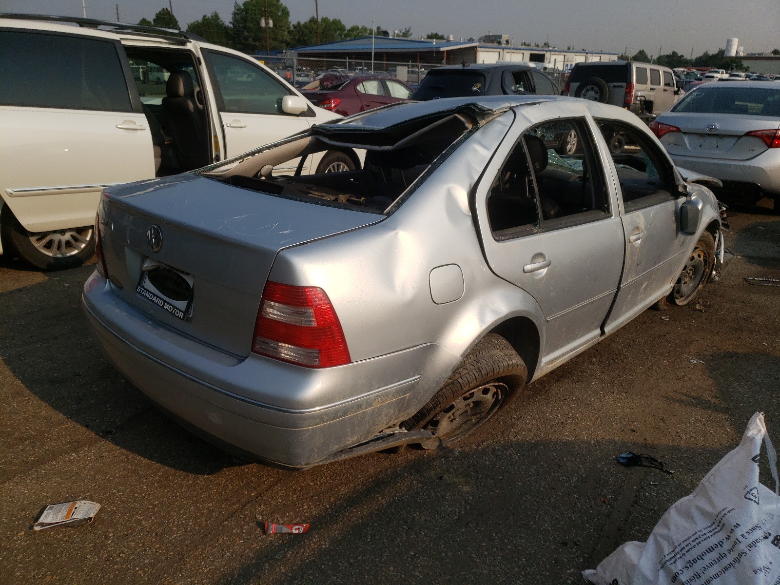 Photo 4 from auction – 2004 VOLKSWAGEN JETTA GL with VIN 3VWRK69MX4M138929