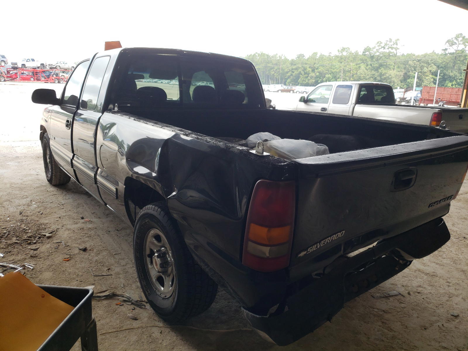 Photo 3 from auction – 1999 CHEVROLET SILVERADO with VIN 2GCEC19T3X1298140