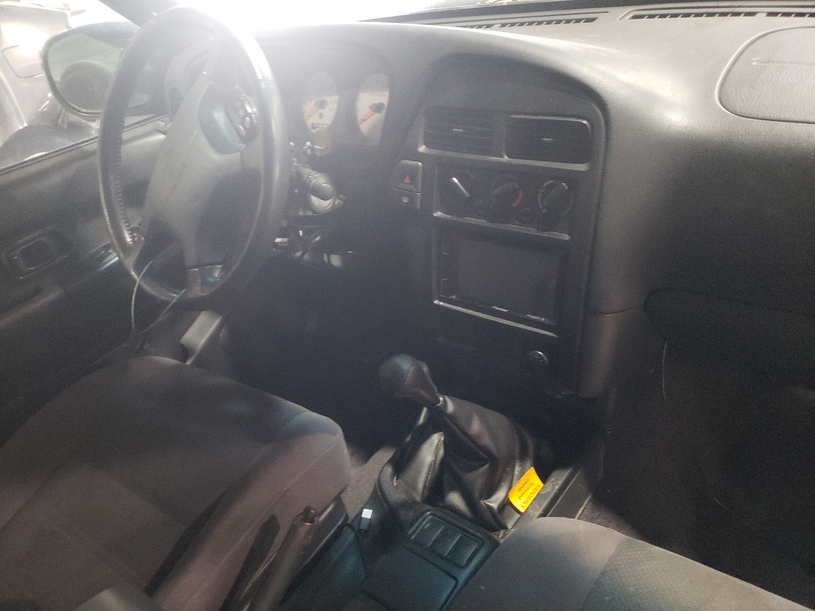 Photo 9 from auction – 2000 NISSAN PATHFINDER with VIN JN8AR07Y8YW423797
