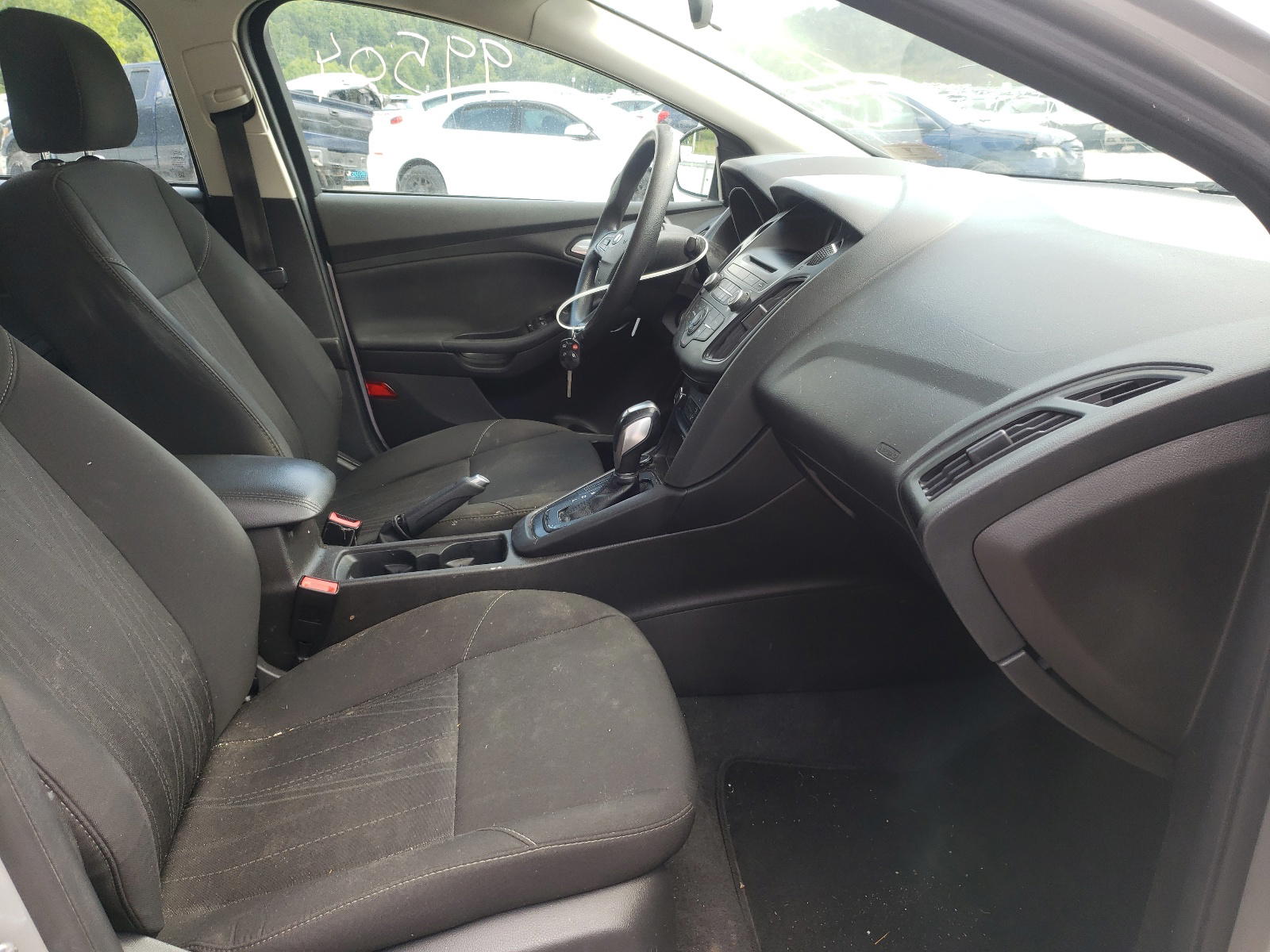 Photo 5 from auction – 2016 FORD FOCUS SE with VIN 1FADP3F29GL364374