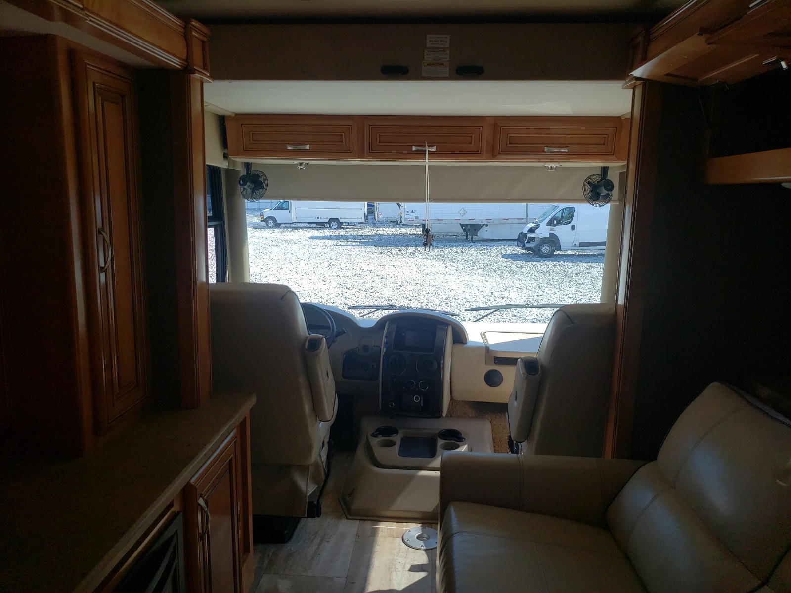 Photo 5 from auction – 2016 THMC MOTORHOME with VIN 1F66F5DY4G0A14969