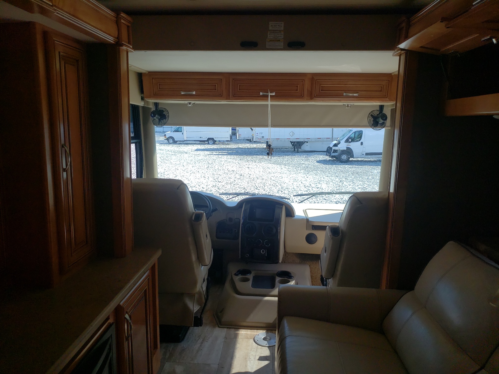 Фото 5 с аукциона – 2016 THMC MOTORHOME с VIN 1F66F5DY4G0A14969