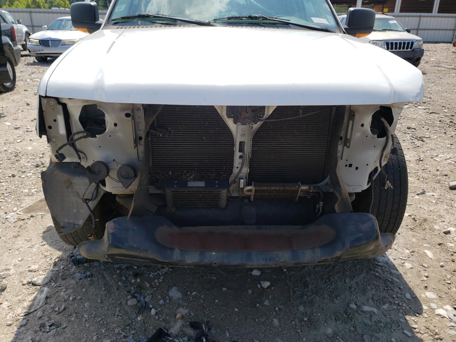 Photo 9 from auction – 2004 FORD EXPEDITION with VIN 1FMPU17L84LA12079