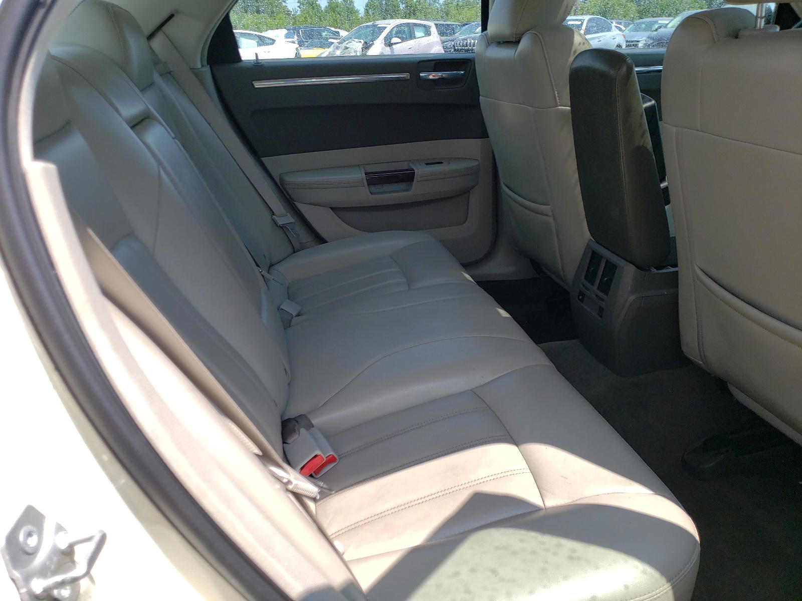 Photo 6 from auction – 2009 CHRYSLER 300C with VIN 2C3LK63T19H545394