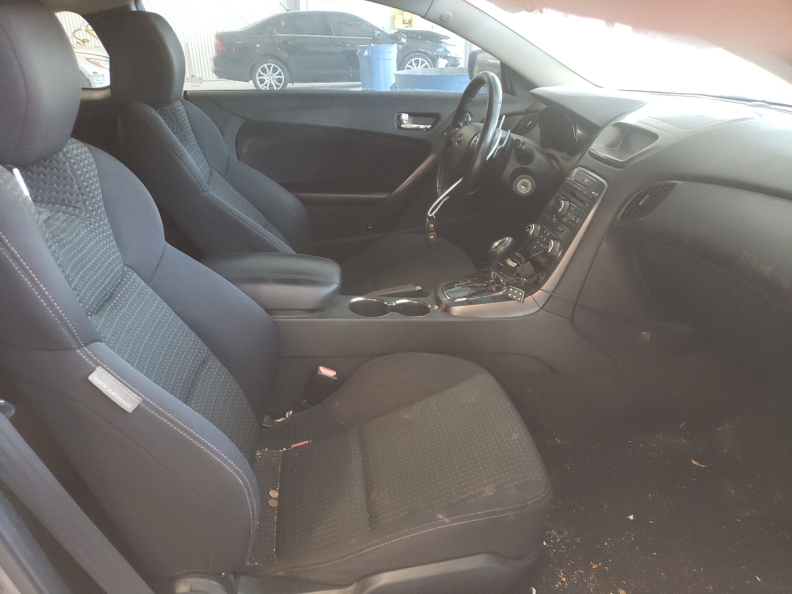 Photo 5 from auction – 2011 HYUNDAI GENESIS CO with VIN KMHHT6KD3BU047270
