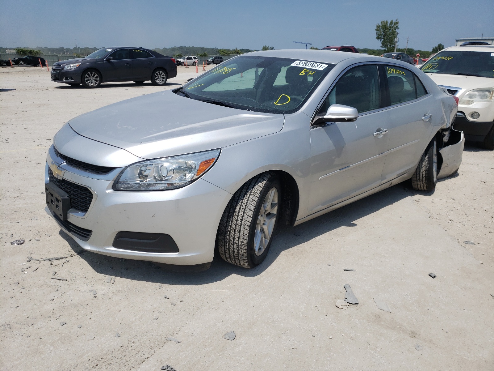 Photo 2 from auction – 2015 CHEVROLET MALIBU 1LT with VIN 1G11C5SL8FF117145