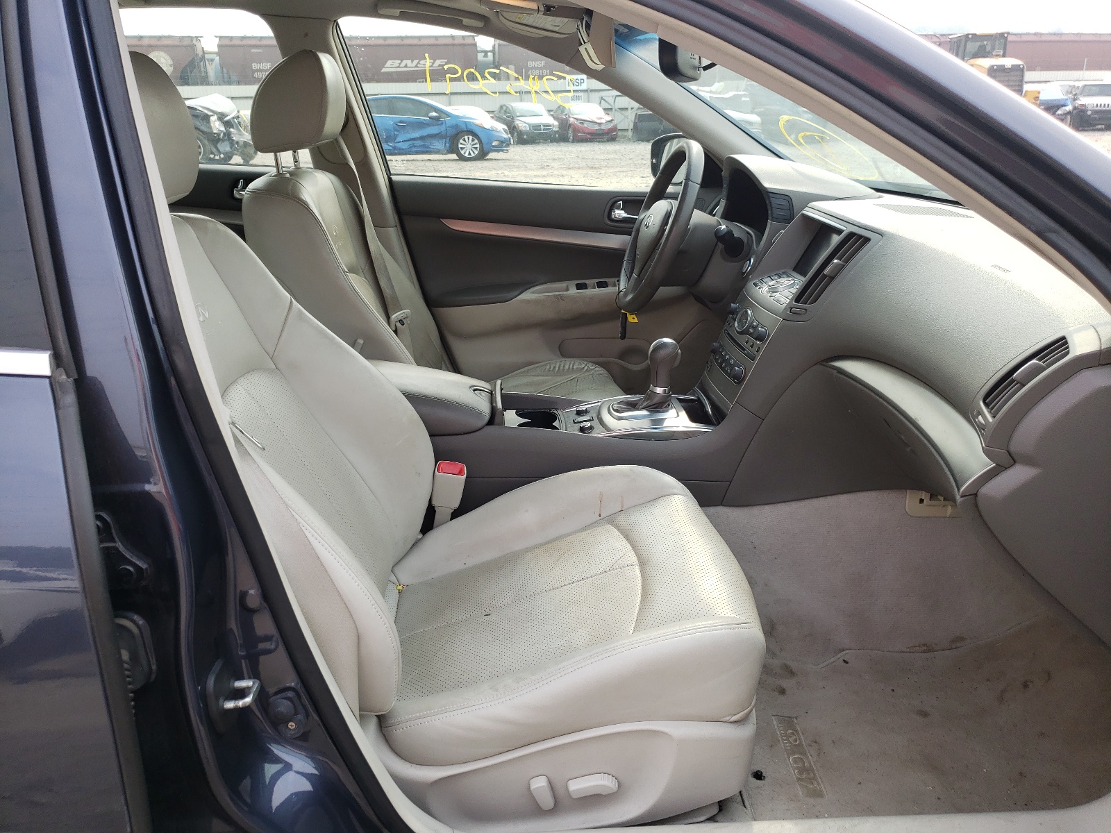 Photo 5 from auction – 2011 INFINITI G37 with VIN JN1CV6AR8BM403589