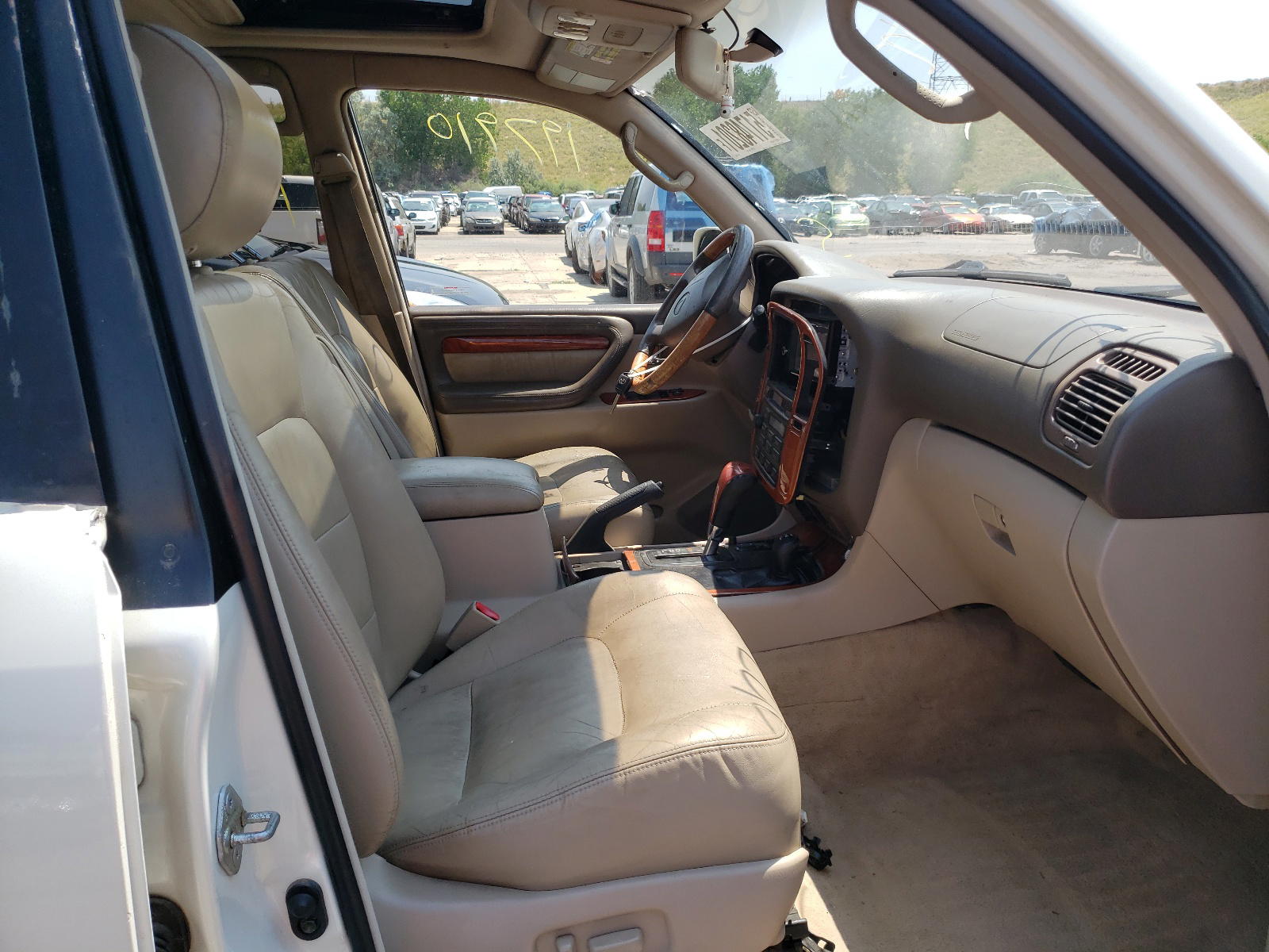 Photo 5 from auction – 2000 LEXUS LX 470 with VIN JT6HT00W4Y0103486