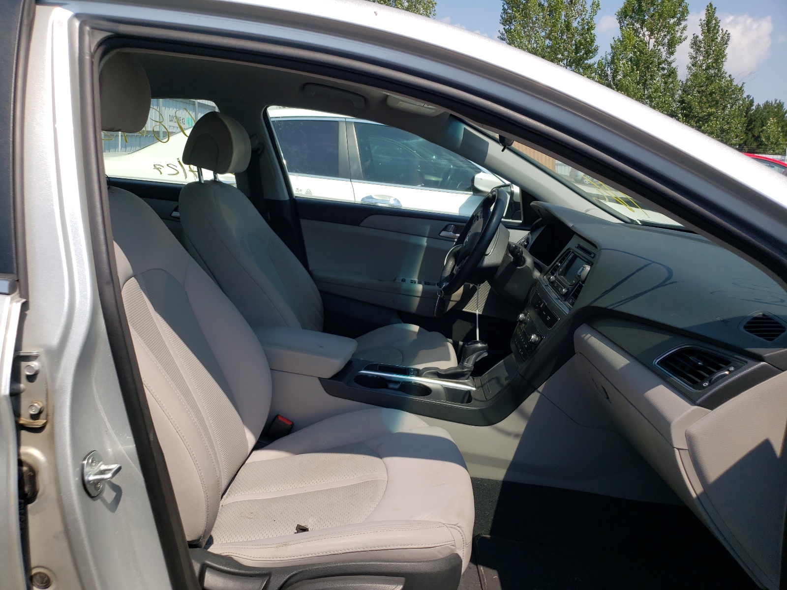 Photo 5 from auction – 2015 HYUNDAI SONATA SE with VIN 5NPE24AF2FH021499