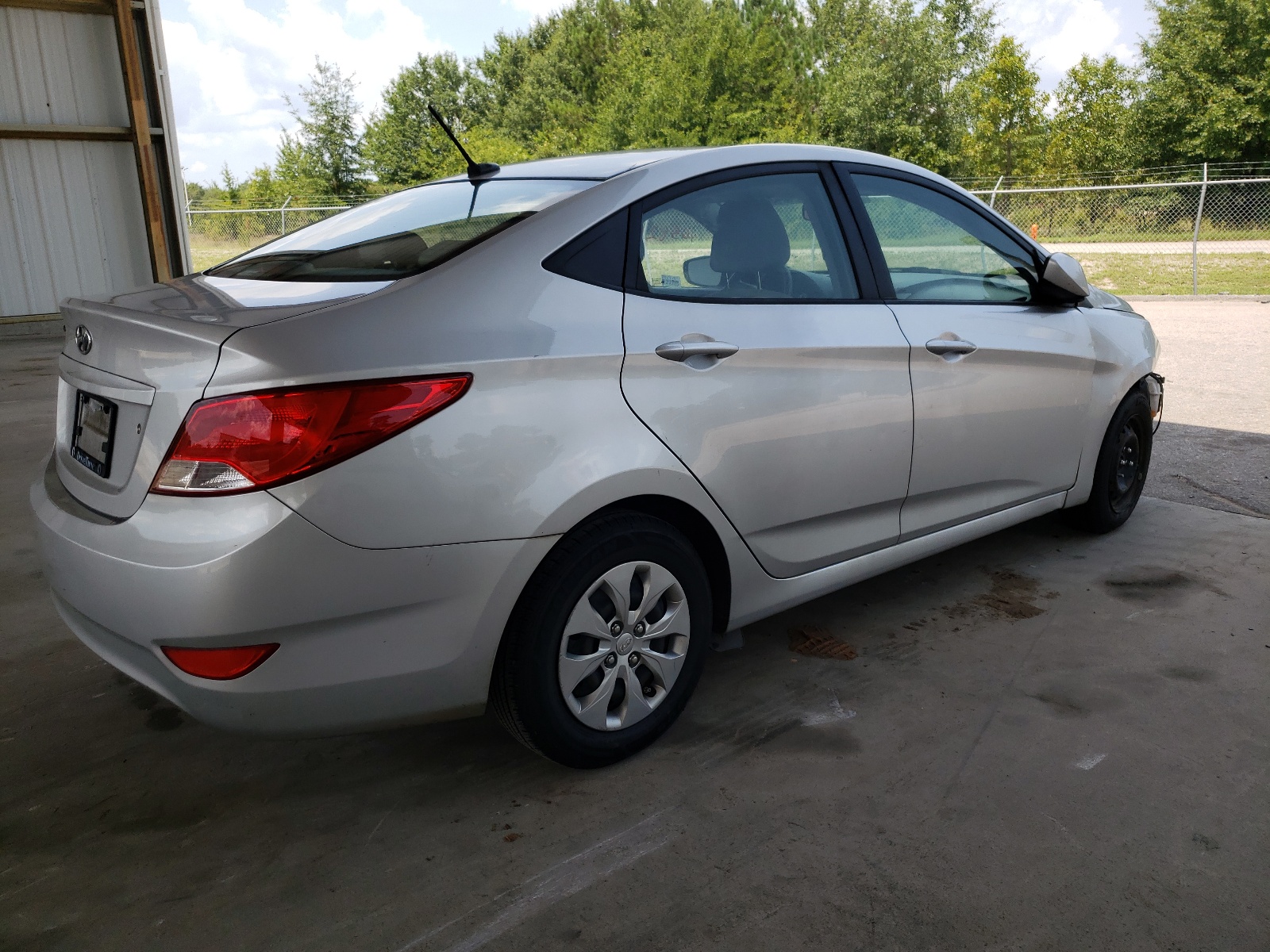 Photo 4 from auction – 2017 HYUNDAI ACCENT SE with VIN KMHCT4AE5HU202337