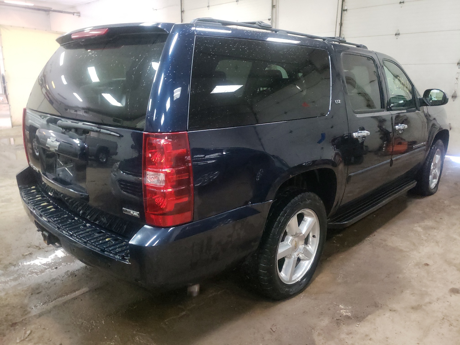Photo 4 from auction – 2008 CHEVROLET SUBURBAN K with VIN 1GNFK16348J211789