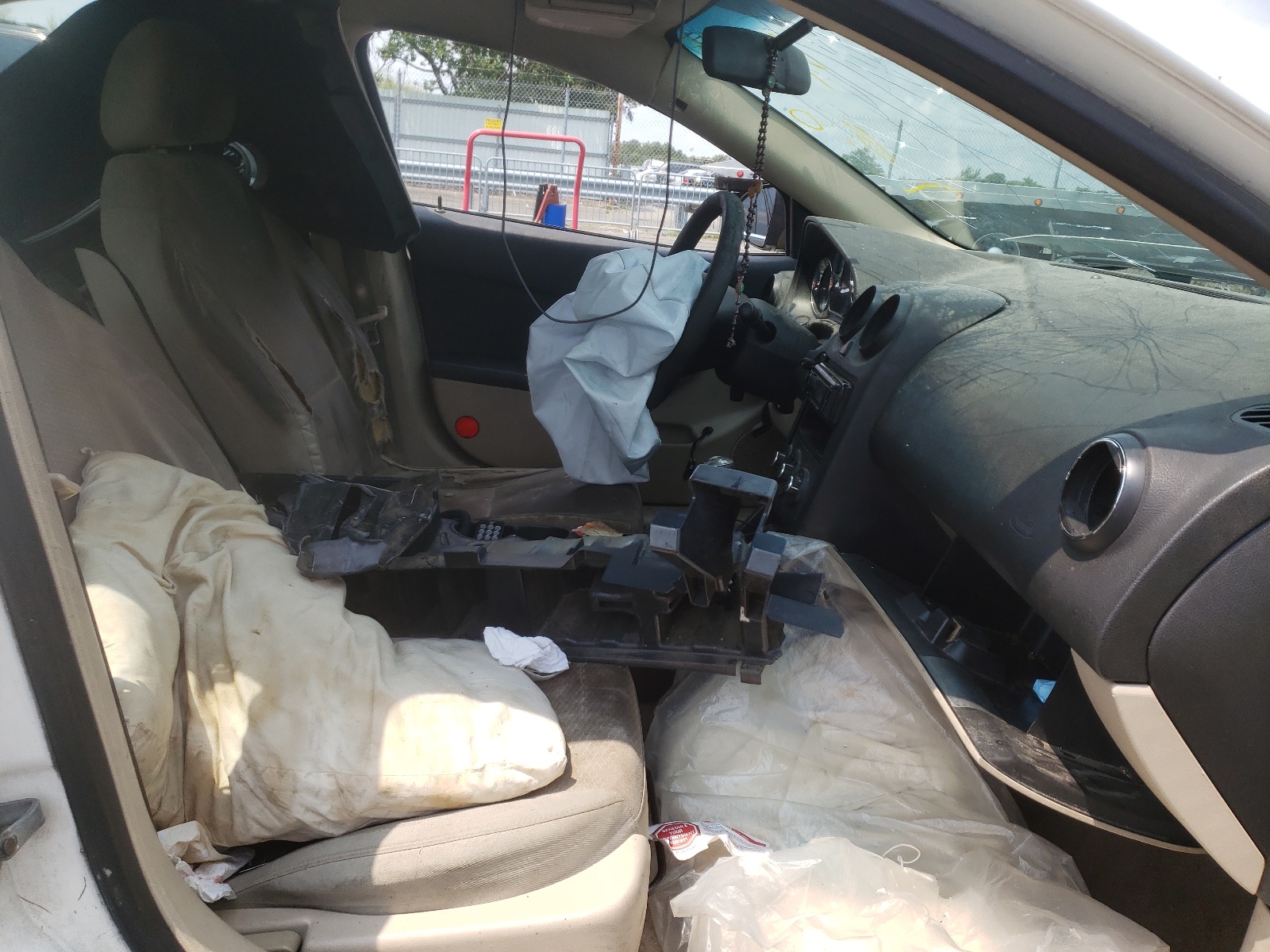 Photo 5 from auction – 2006 PONTIAC G6 SE with VIN 1G2ZF55B364285103