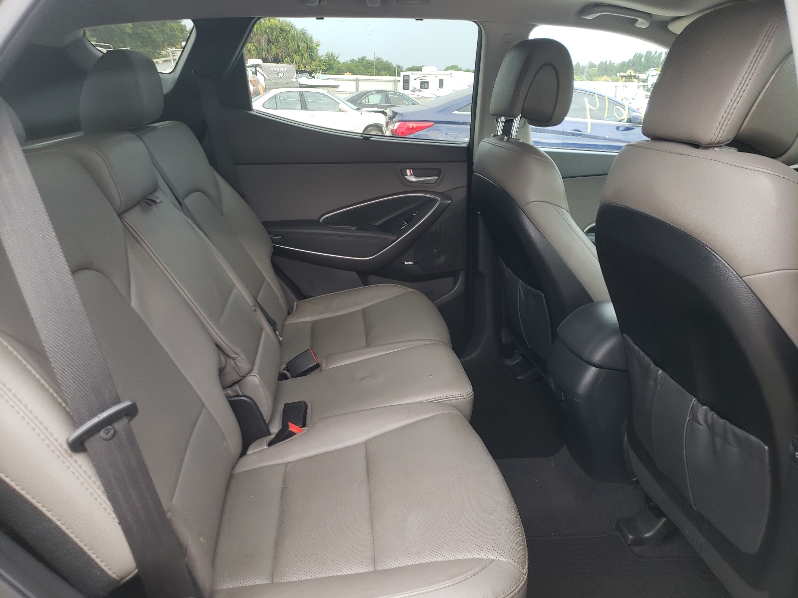 Photo 6 from auction – 2017 HYUNDAI SANTA FE S with VIN 5NMZU3LB6HH041657