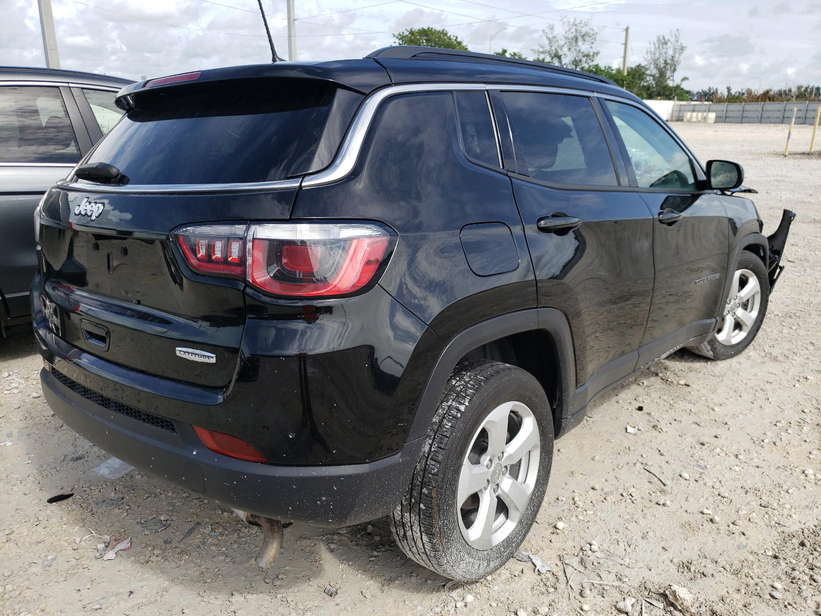 Photo 4 from auction – 2019 JEEP COMPASS LA with VIN 3C4NJCBB4KT851226