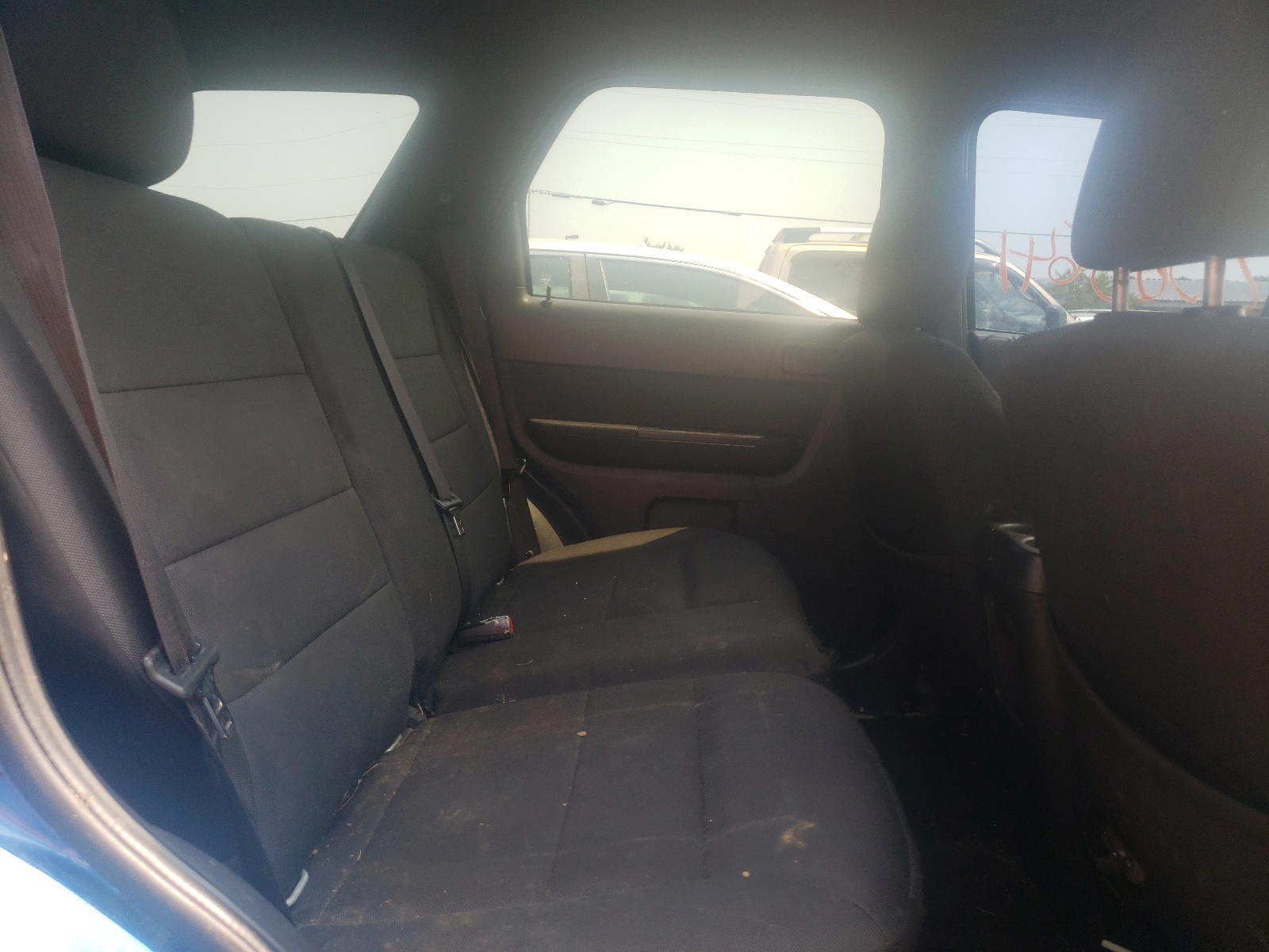 Photo 6 from auction – 2011 FORD ESCAPE XLT with VIN 1FMCU0D70BKA05856