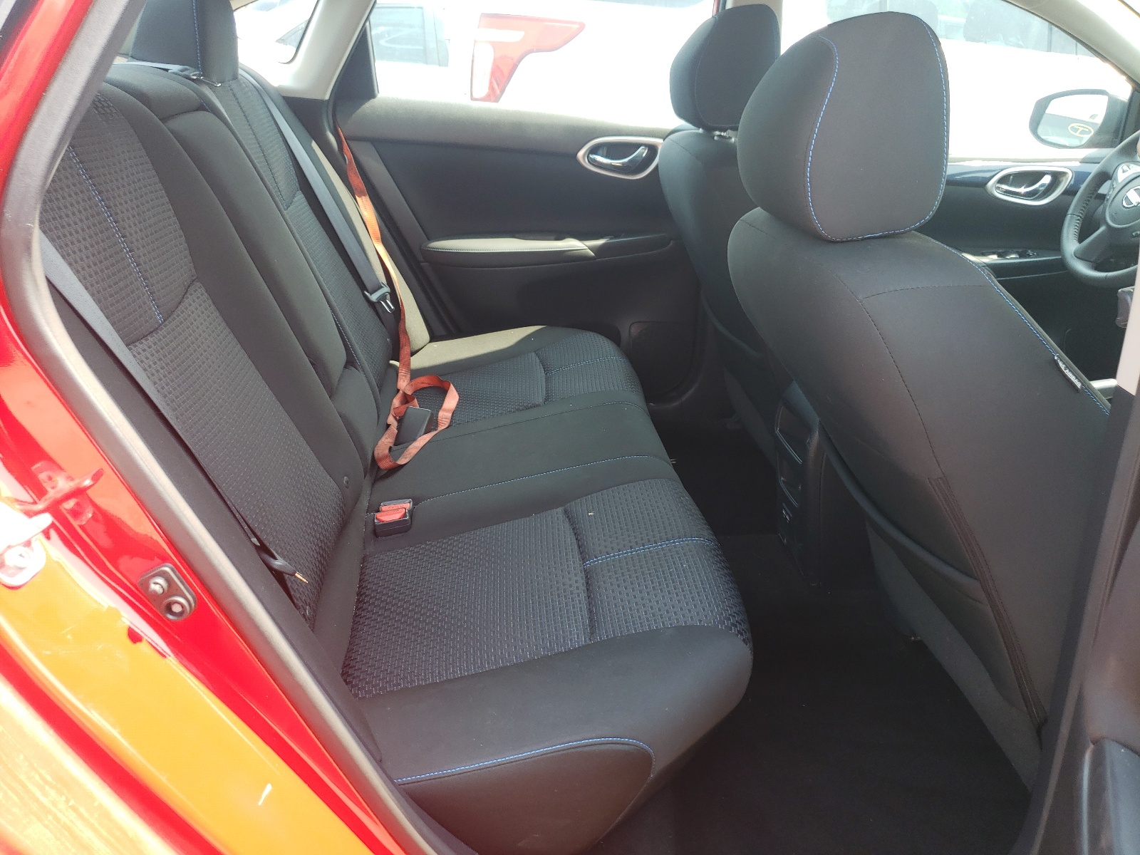 Photo 6 from auction – 2017 NISSAN SENTRA S with VIN 3N1AB7AP9HY336558