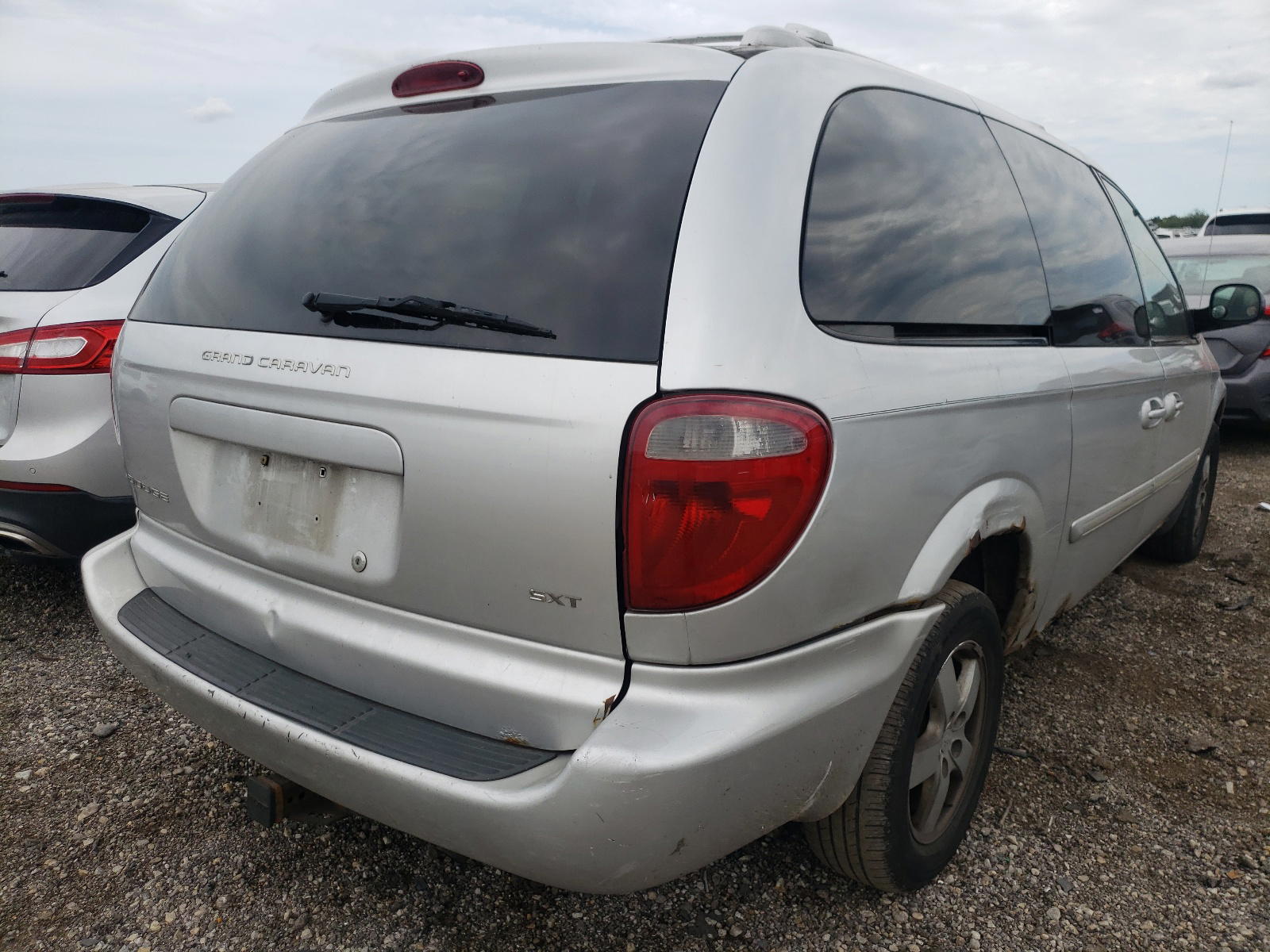 Photo 4 from auction – 2004 DODGE GRAND CARA with VIN 2D4GP44L44R533621