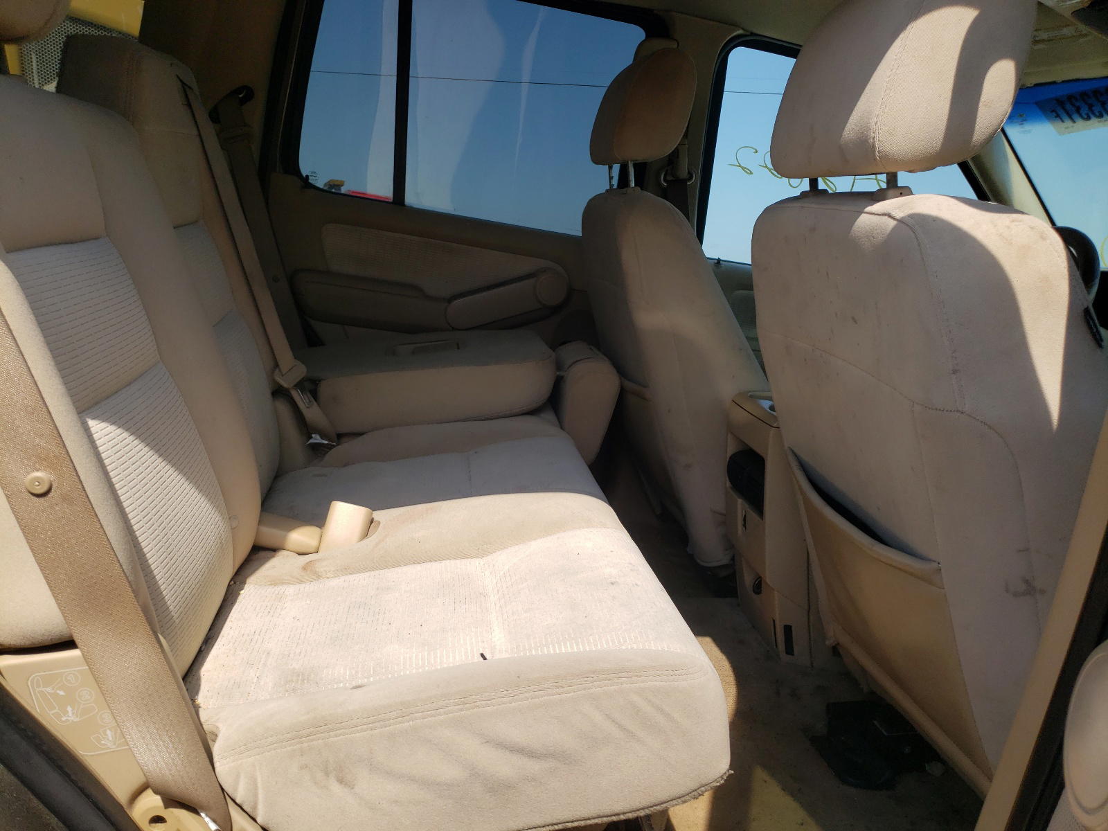 Photo 6 from auction – 2006 FORD EXPLORER X with VIN 1FMEU73E16UA18997